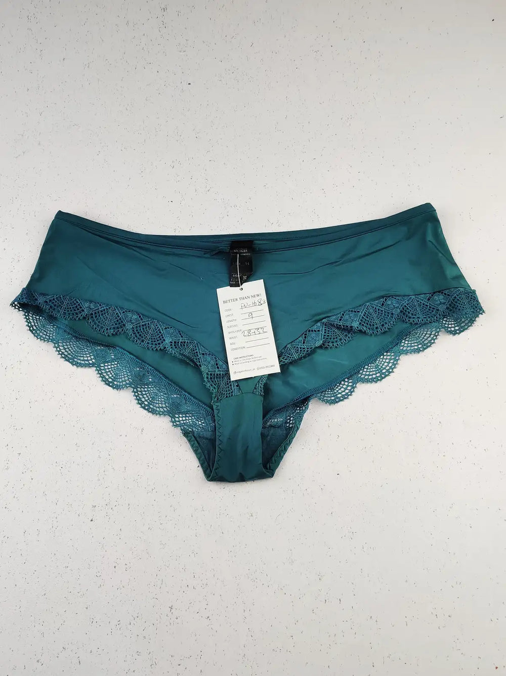 Buy online pre-used pre-loved 100% authentic & Original branded Mark & Spencer (PU-1683) available in Pakistan. Top international brands avilable.