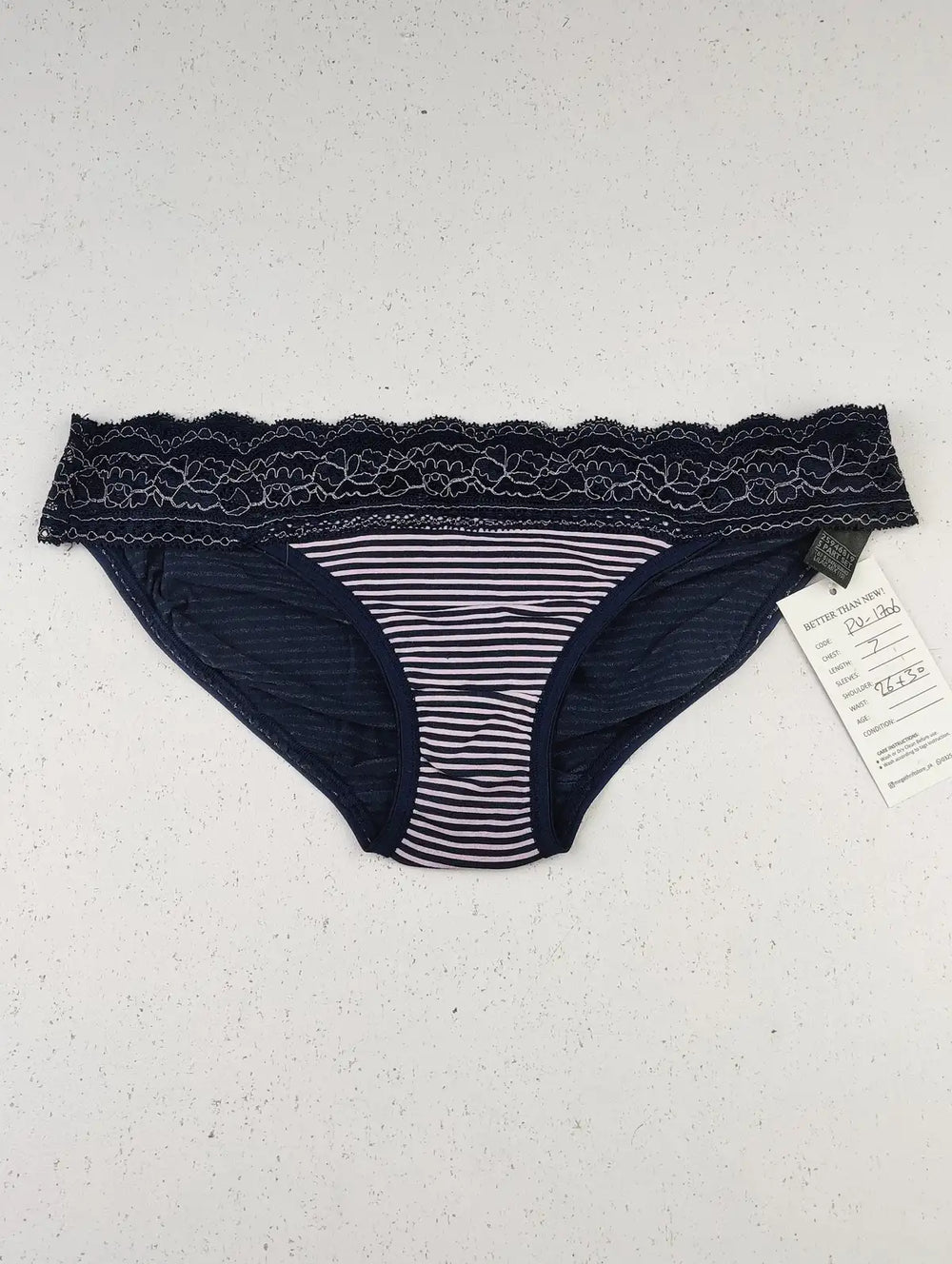 Buy online pre-used pre-loved 100% authentic & Original branded Mark & Spencer (PU-1706) available in Pakistan. Top international brands avilable.