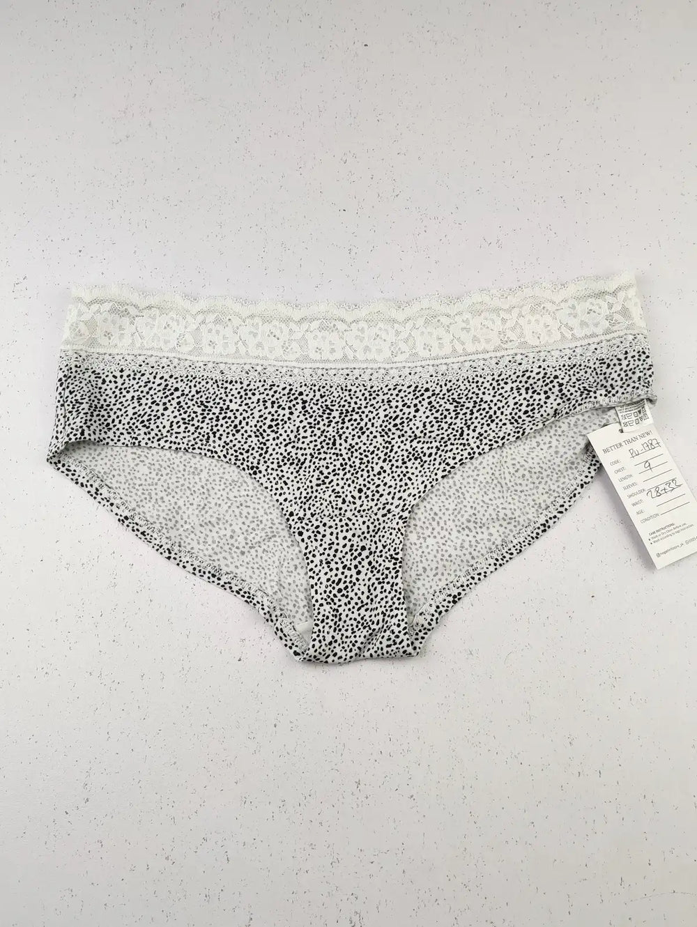 Buy online pre-used pre-loved 100% authentic & Original branded Marks & Spencer (PU-1787) available in Pakistan. Top international brands avilable.