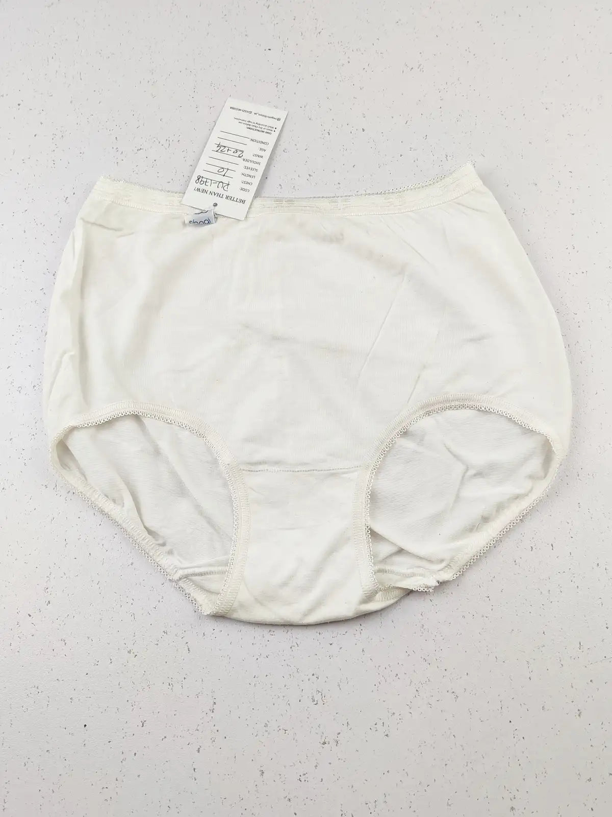 Buy online pre-used pre-loved 100% authentic & Original branded Unknown Brand (PU-1798) available in Pakistan. Top international brands avilable.