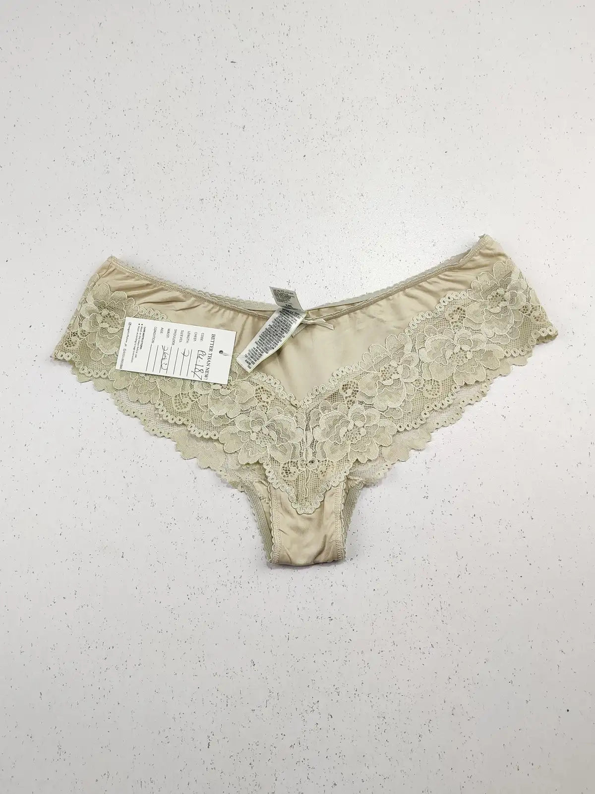 Buy online pre-used pre-loved 100% authentic & Original branded Marks & Spencer (PU-187) available in Pakistan. Top international brands avilable.