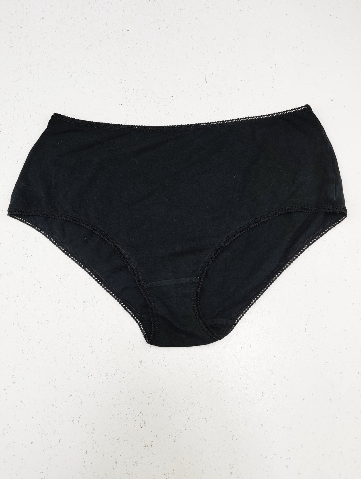 Buy online pre-used pre-loved 100% authentic & Original branded Unknown Brand (PU-1910) available in Pakistan. Top international brands avilable.