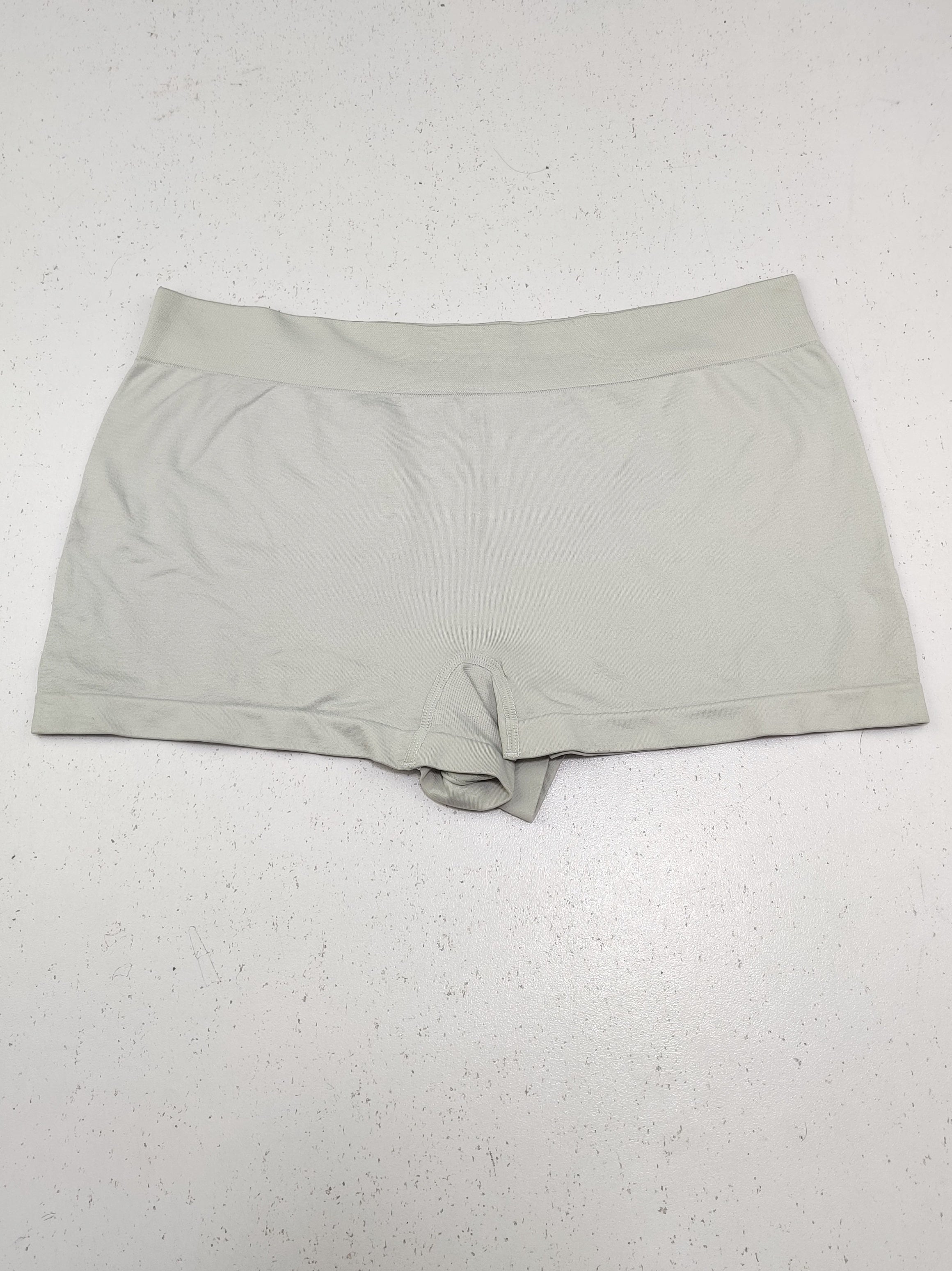 Buy online pre-used pre-loved 100% authentic & Original branded Primark (PU-1920) available in Pakistan. Top international brands avilable.