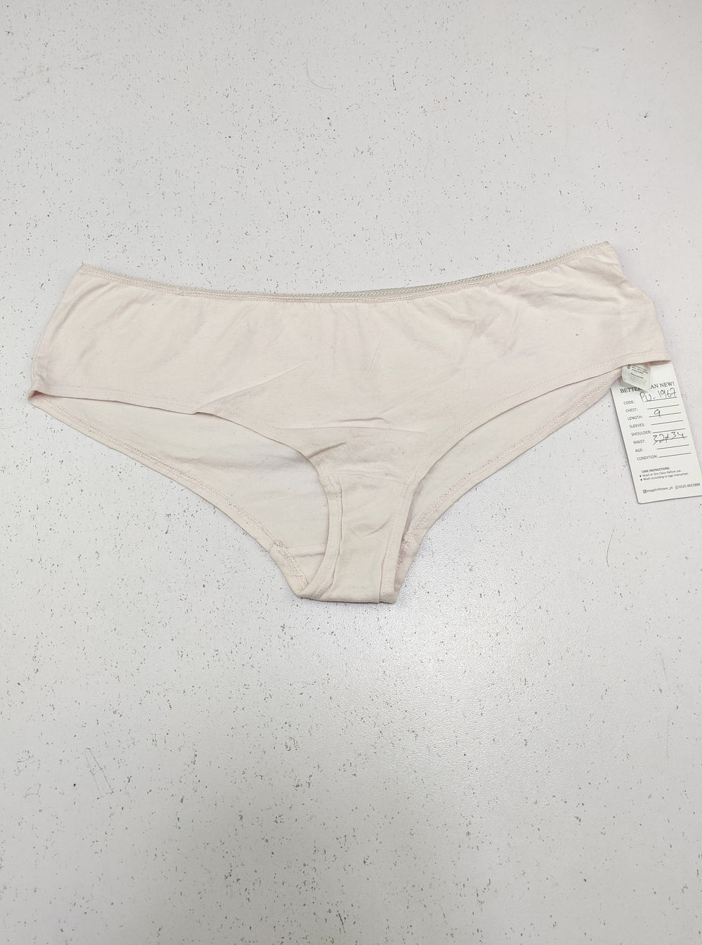 Buy online pre-used pre-loved 100% authentic & Original branded F&F (PU-1967) available in Pakistan. Top international brands avilable.