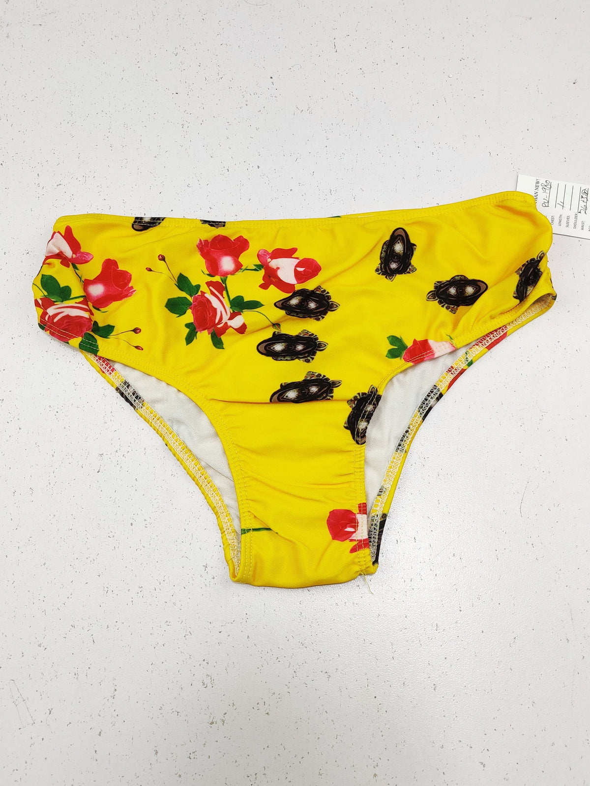 Buy online pre-used pre-loved 100% authentic & Original branded Unknown Brand (PU-1980) available in Pakistan. Top international brands avilable.