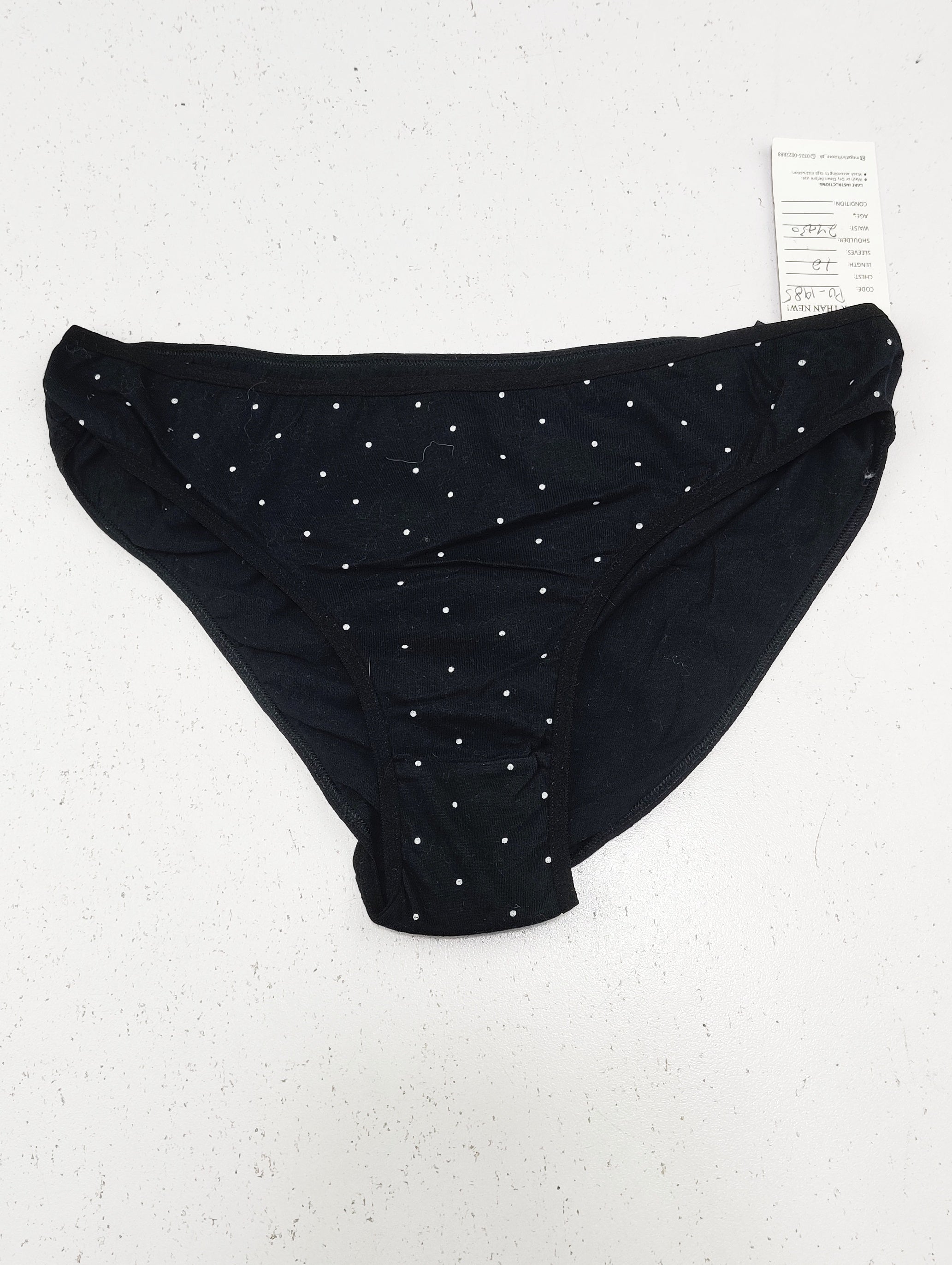 Buy online pre-used pre-loved 100% authentic & Original branded Primark (PU-1985) available in Pakistan. Top international brands avilable.