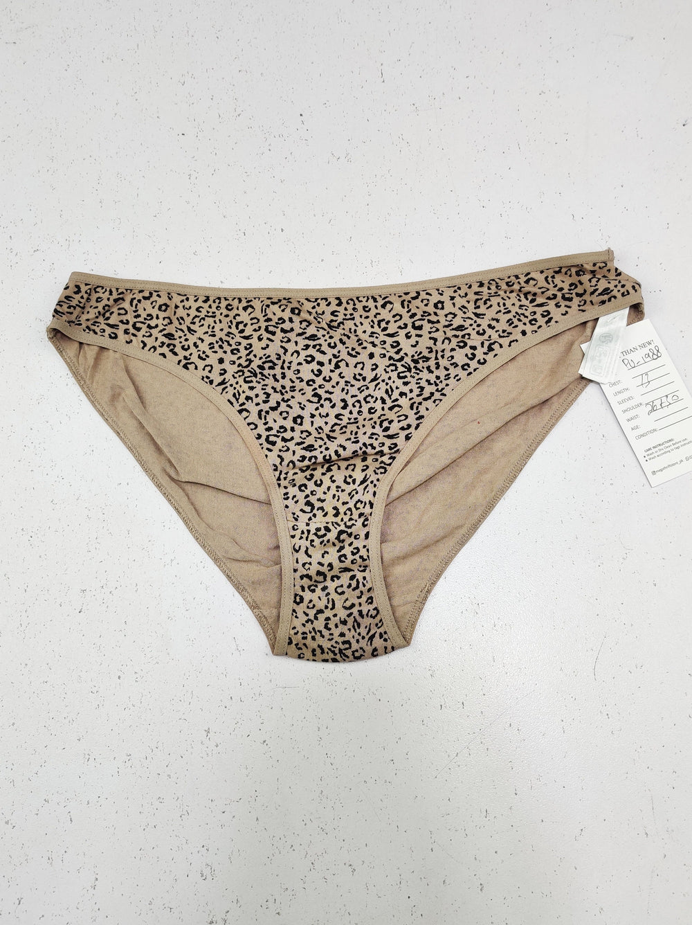 Buy online pre-used pre-loved 100% authentic & Original branded Primark (PU-1988) available in Pakistan. Top international brands avilable.