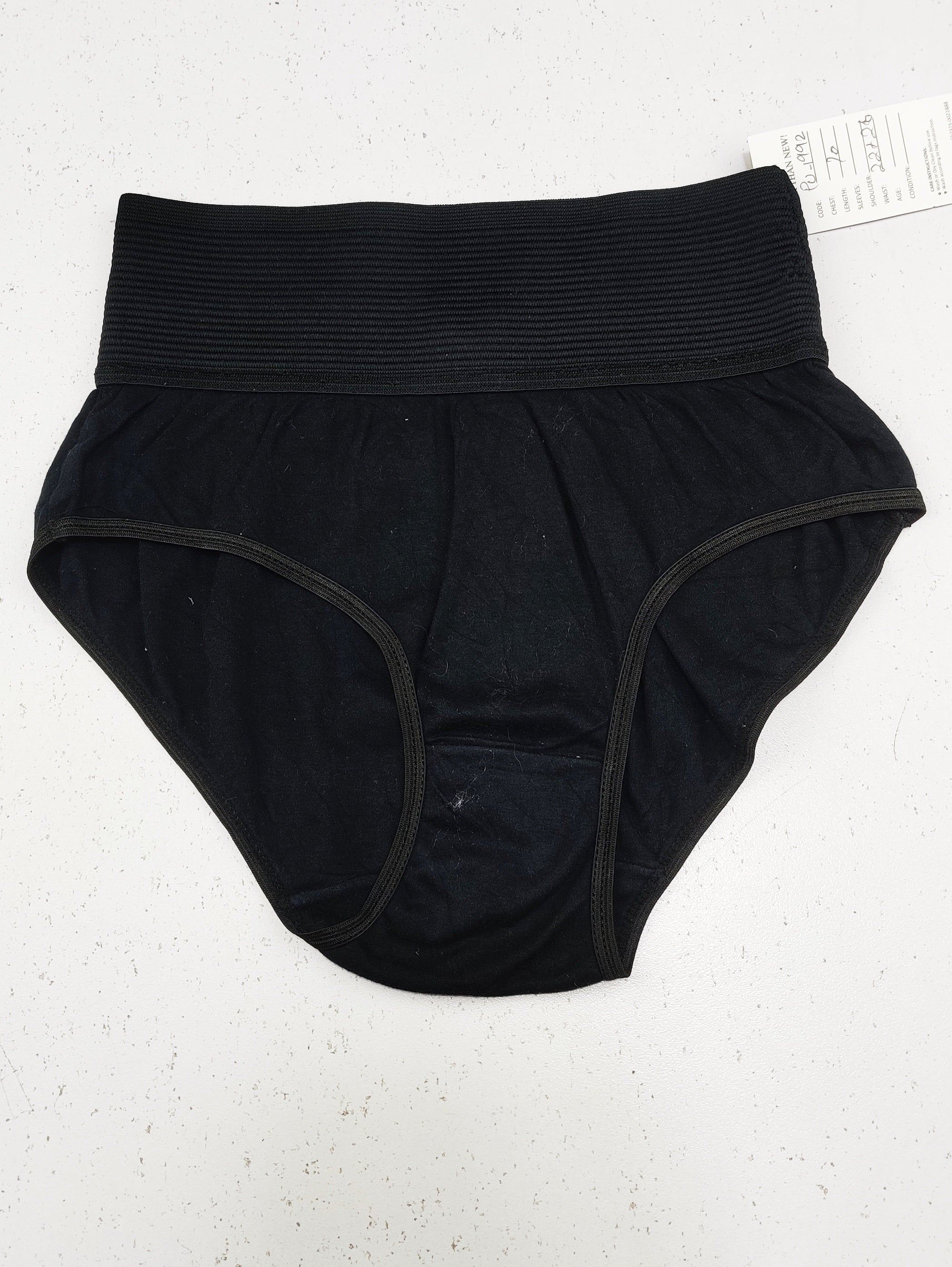 Buy online pre-used pre-loved 100% authentic & Original branded Unknown Brand (PU-1992) available in Pakistan. Top international brands avilable.