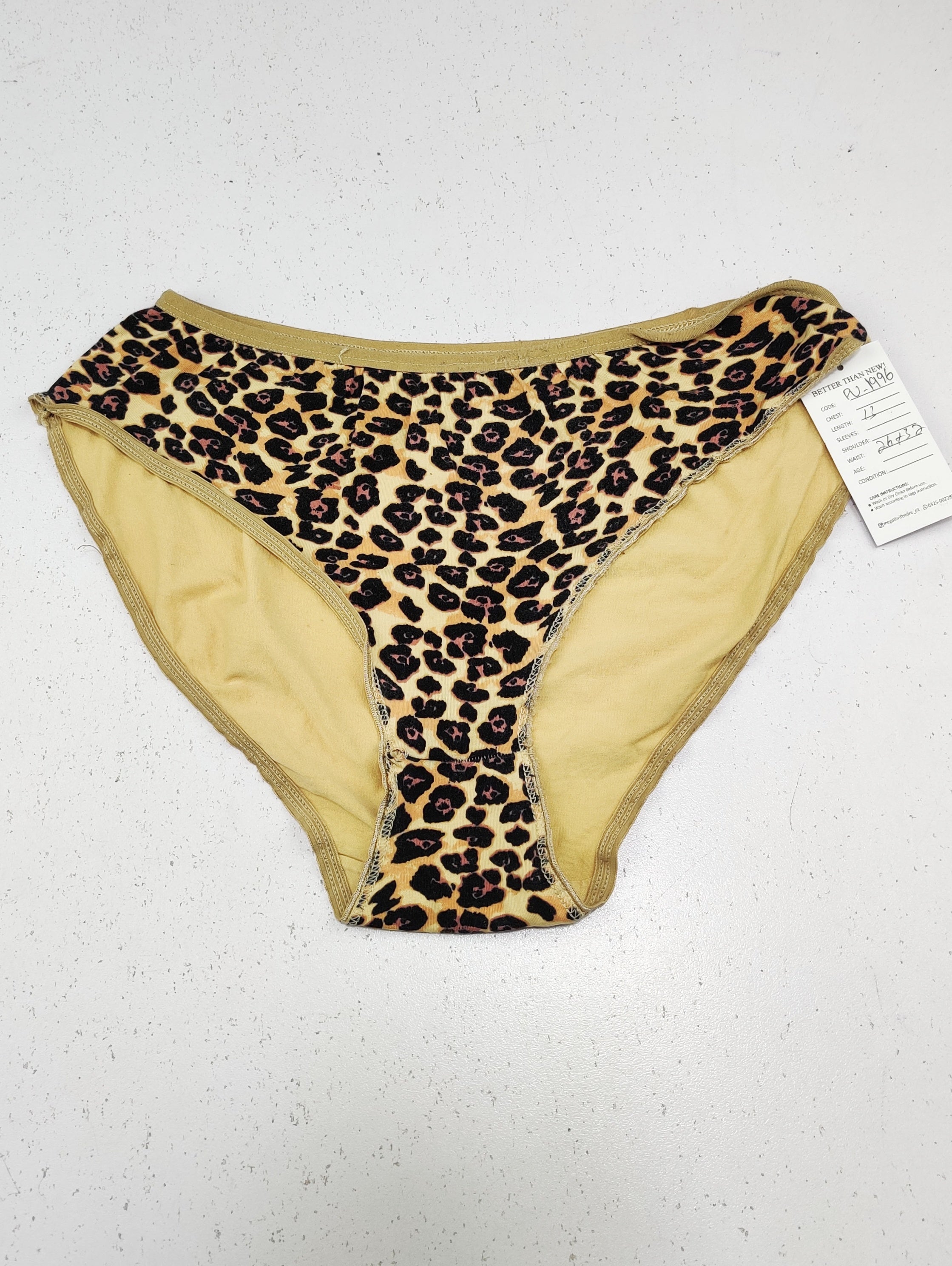 Buy online pre-used pre-loved 100% authentic & Original branded Unknown Brand (PU-1996) available in Pakistan. Top international brands avilable.