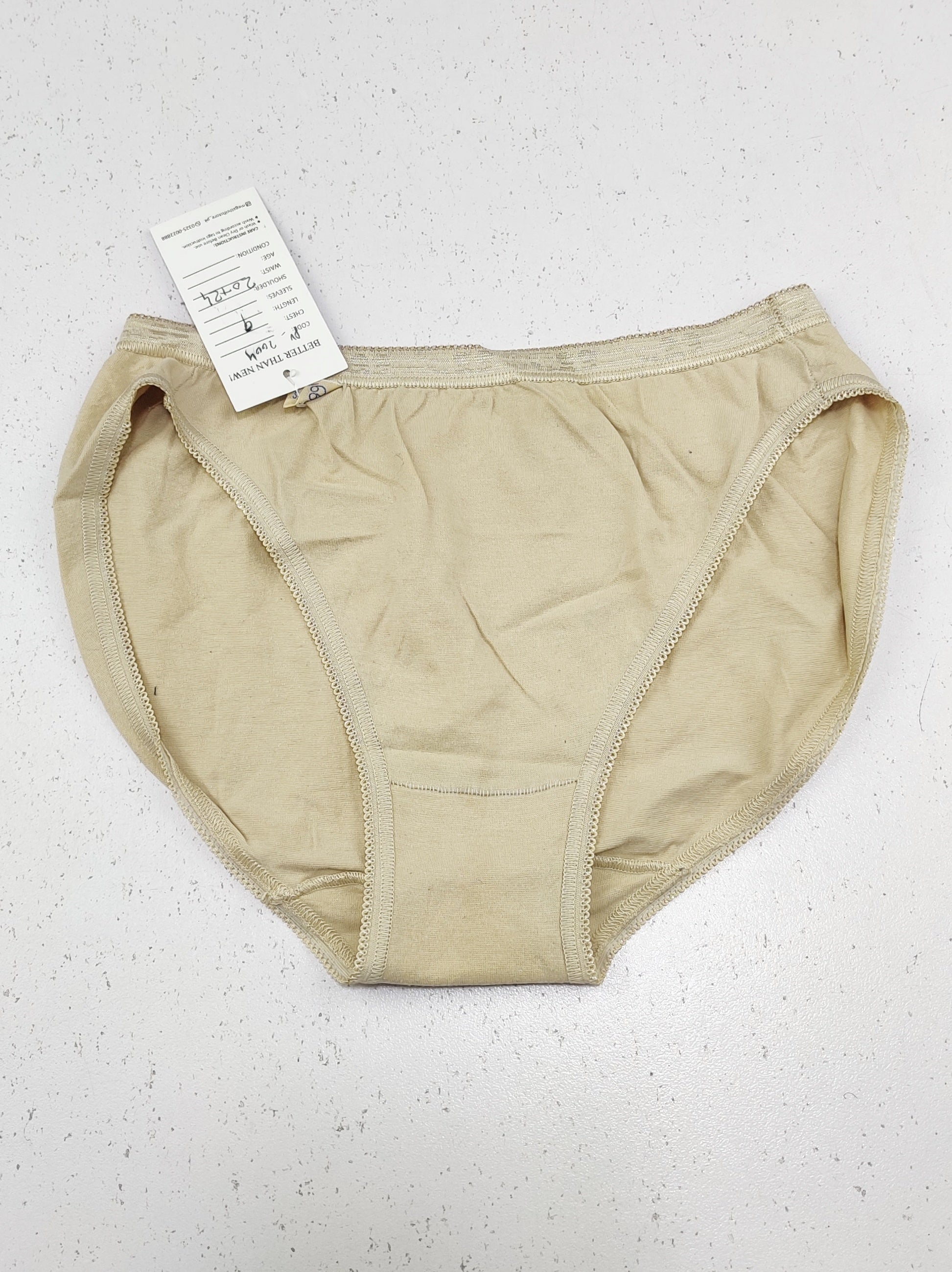 Buy online pre-used pre-loved 100% authentic & Original branded Sloggi (PU-2004) available in Pakistan. Top international brands avilable.