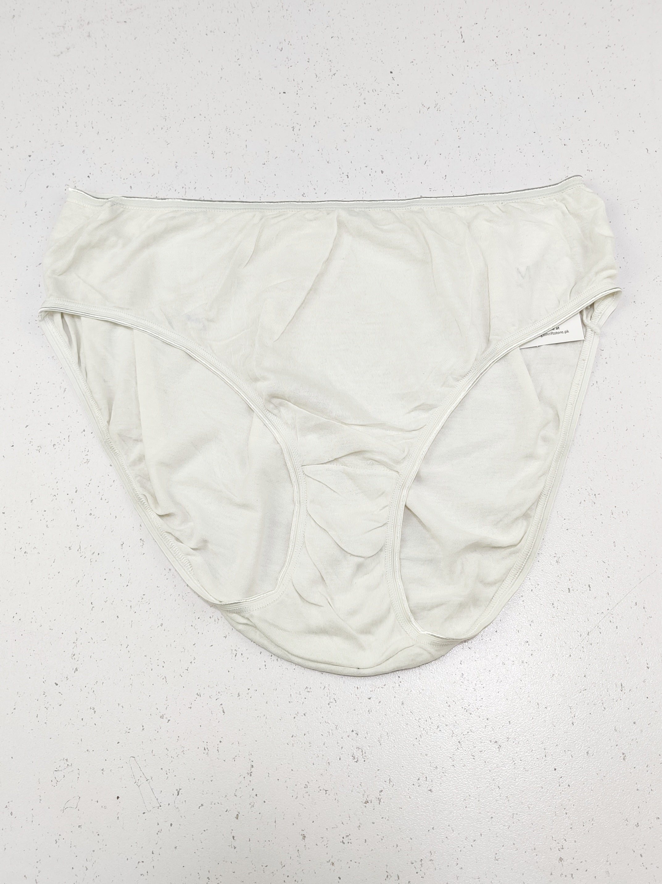 Buy online pre-used pre-loved 100% authentic & Original branded Unknown Brand (PU-2015) available in Pakistan. Top international brands avilable.