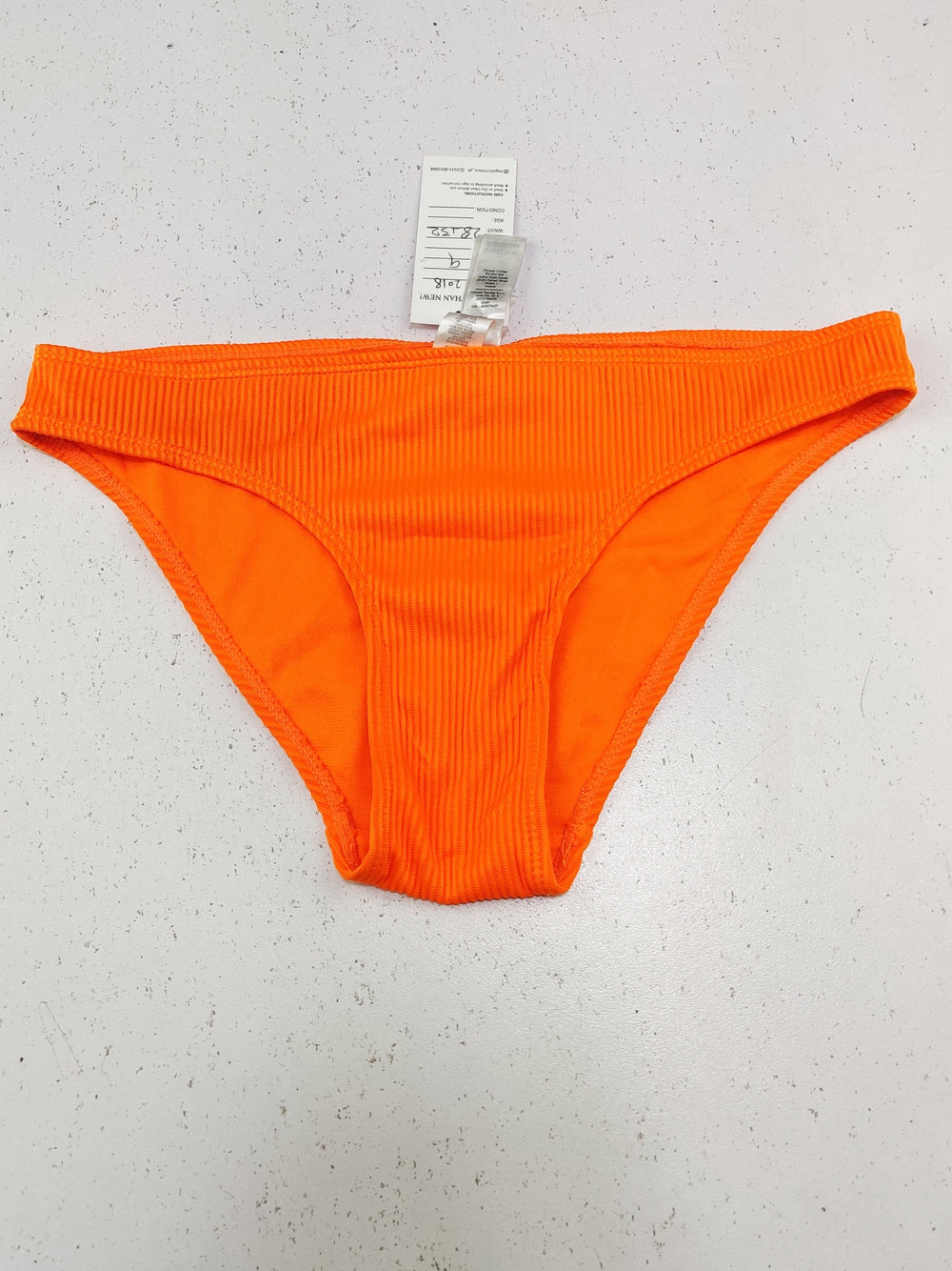 Buy online pre-used pre-loved 100% authentic & Original branded Primark (PU-2018) available in Pakistan. Top international brands avilable.