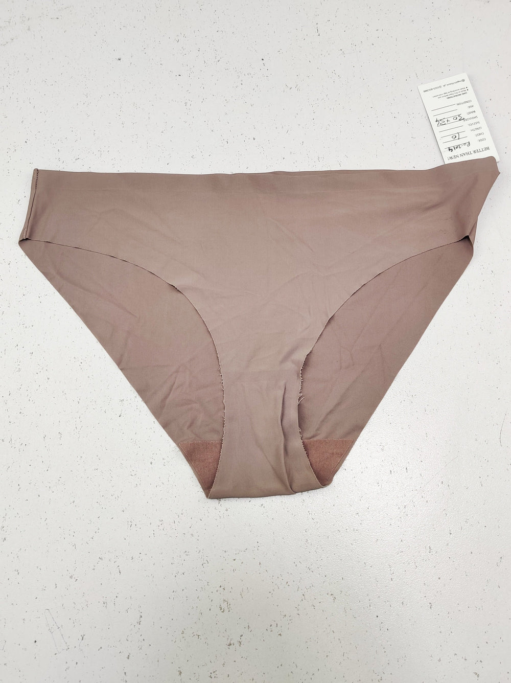 Buy online pre-used pre-loved 100% authentic & Original branded Unknown Brand (PU-2020) available in Pakistan. Top international brands avilable.