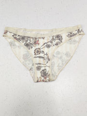 Buy online pre-used pre-loved 100% authentic & Original branded Victoria'S Secret (PU-2047) available in Pakistan. Top international brands avilable.