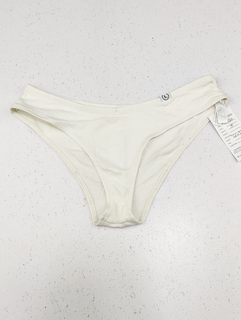 Buy online pre-used pre-loved 100% authentic & Original branded Primark (PU-2050) available in Pakistan. Top international brands avilable.