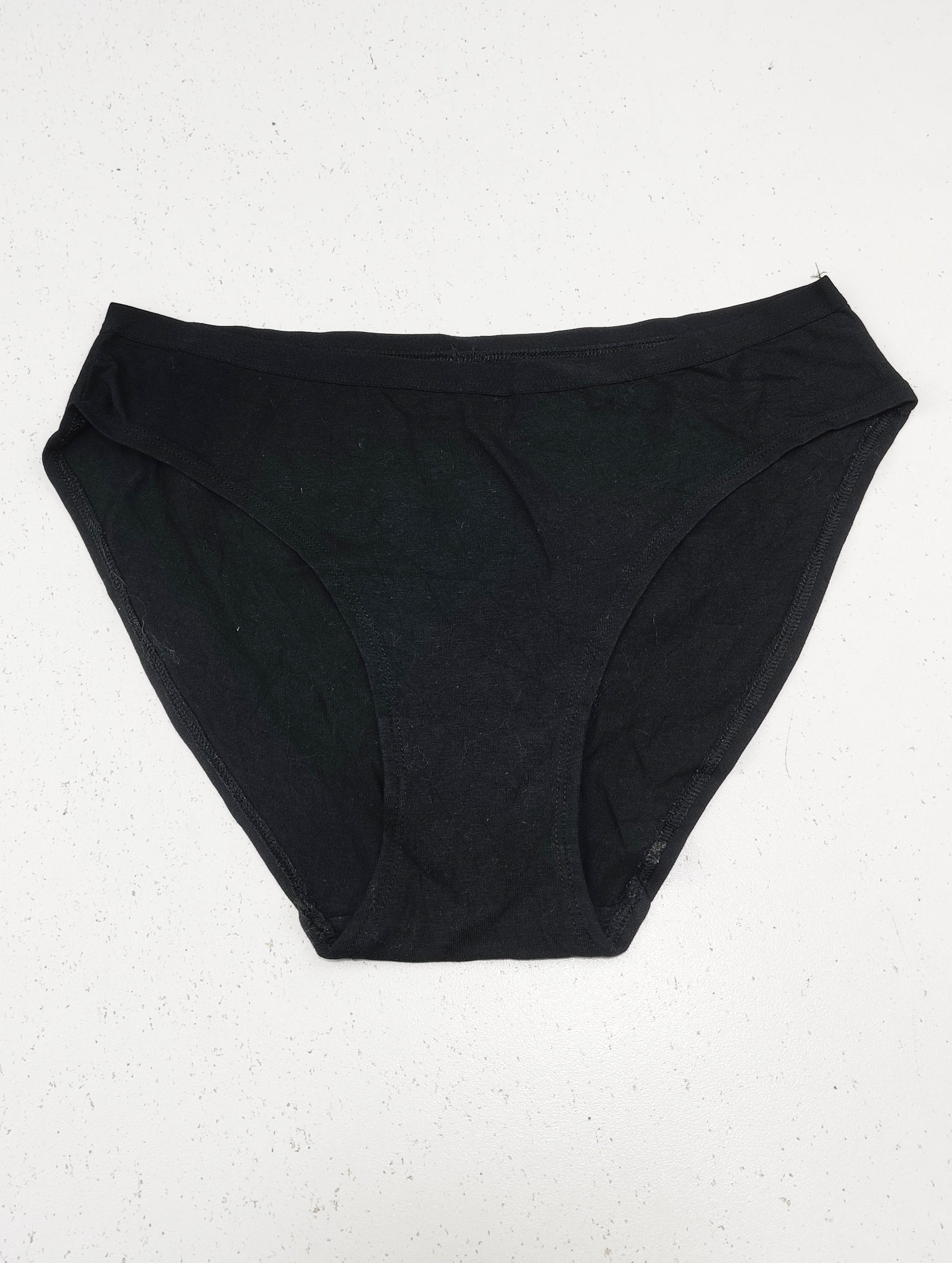 Buy online pre-used pre-loved 100% authentic & Original branded Unknown Brand (PU-2057) available in Pakistan. Top international brands avilable.