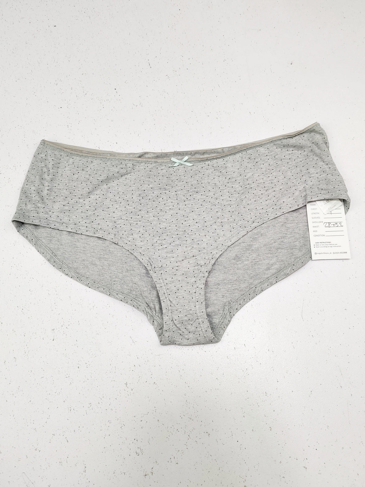 Buy online pre-used pre-loved 100% authentic & Original branded F&F (PU-2062) available in Pakistan. Top international brands avilable.