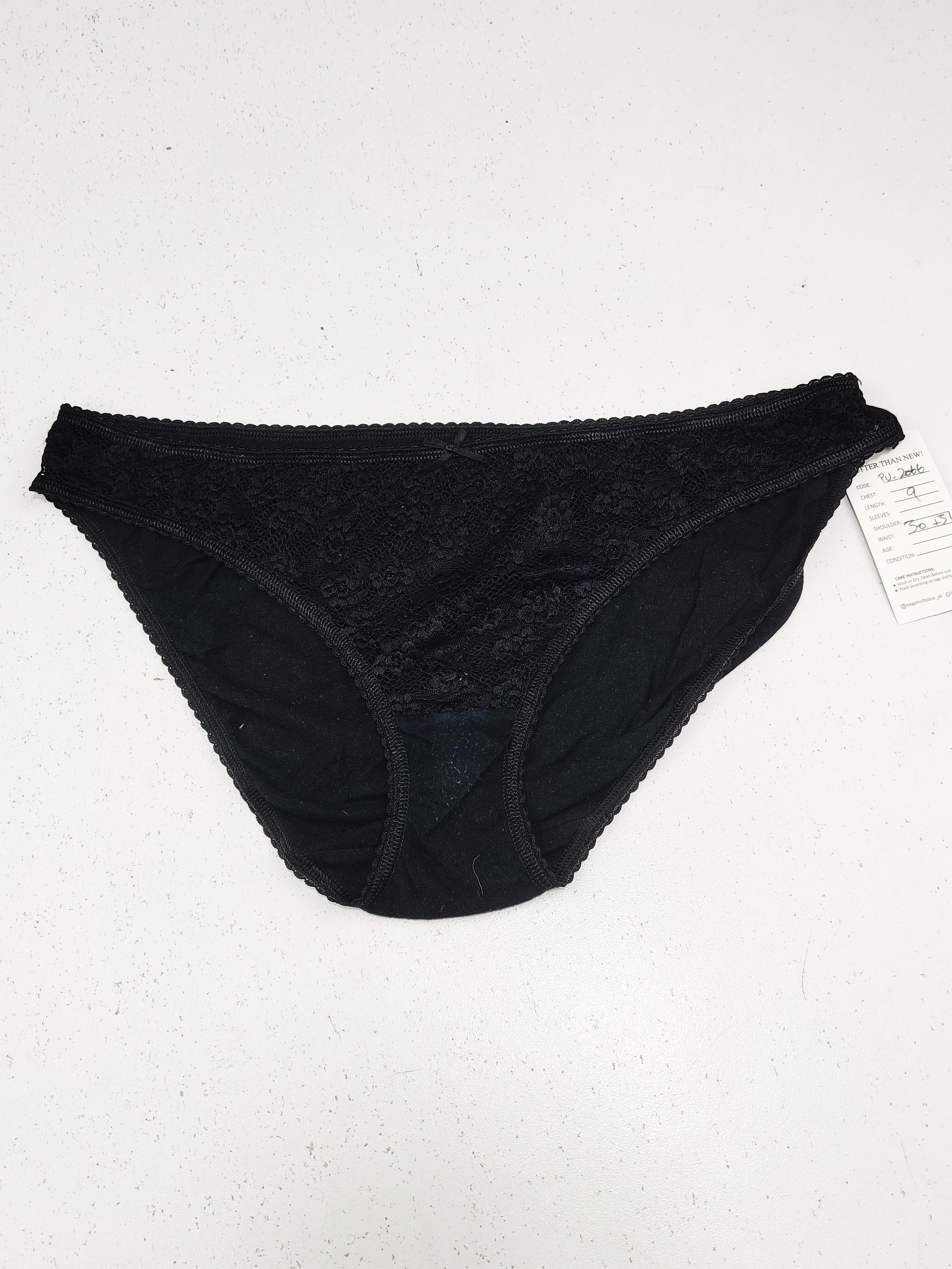 Buy online pre-used pre-loved 100% authentic & Original branded Unknown Brand (PU-2066) available in Pakistan. Top international brands avilable.