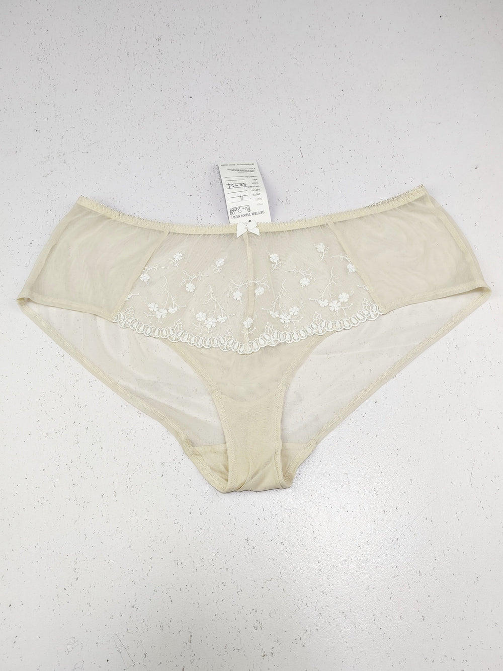 Buy online pre-used pre-loved 100% authentic & Original branded Unknown Brand (PU-2088) available in Pakistan. Top international brands avilable.
