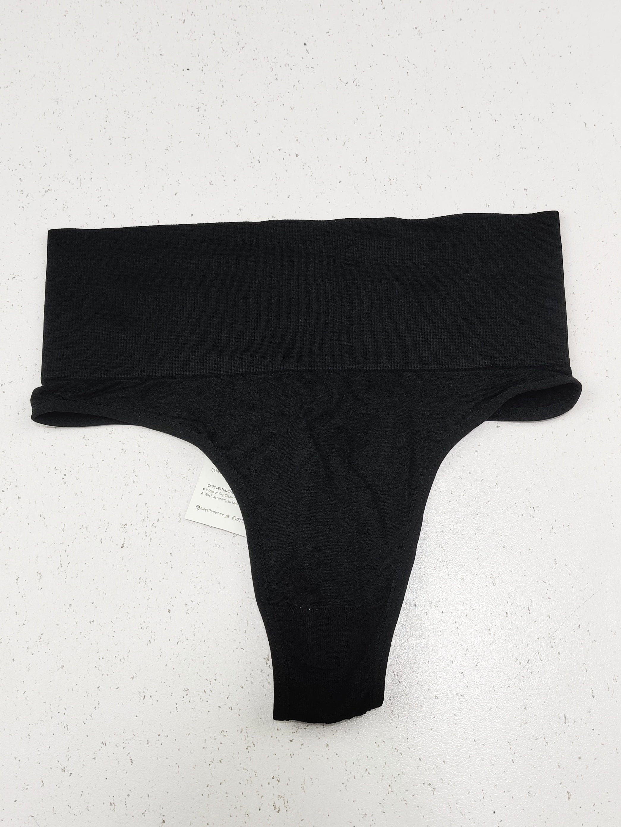Buy online pre-used pre-loved 100% authentic & Original branded Unknown Brand (PU-2090) available in Pakistan. Top international brands avilable.