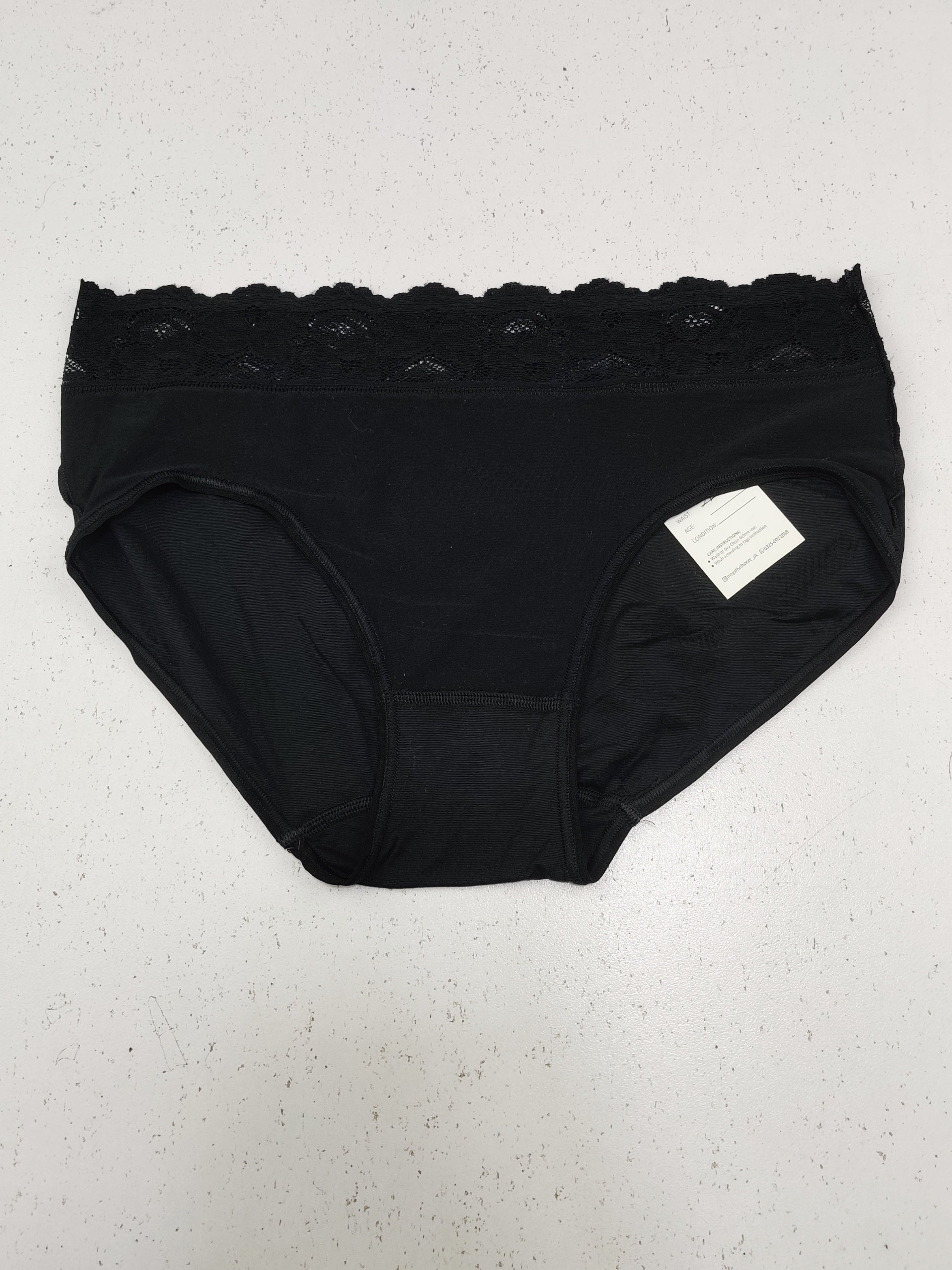 Buy online pre-used pre-loved 100% authentic & Original branded Sloggi (PU-2101) available in Pakistan. Top international brands avilable.