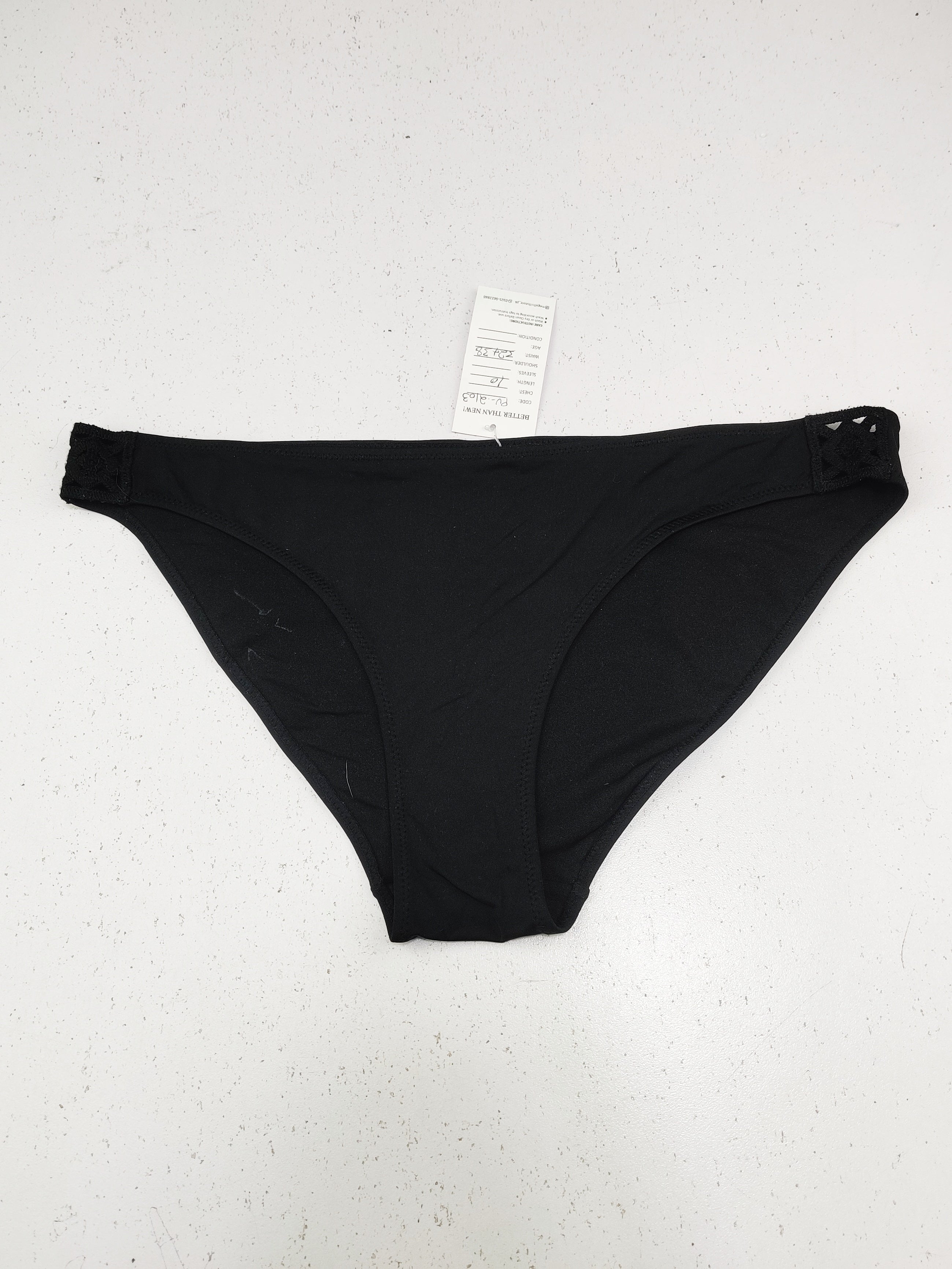 Buy online pre-used pre-loved 100% authentic & Original branded Unknown Brand (PU-2103) available in Pakistan. Top international brands avilable.