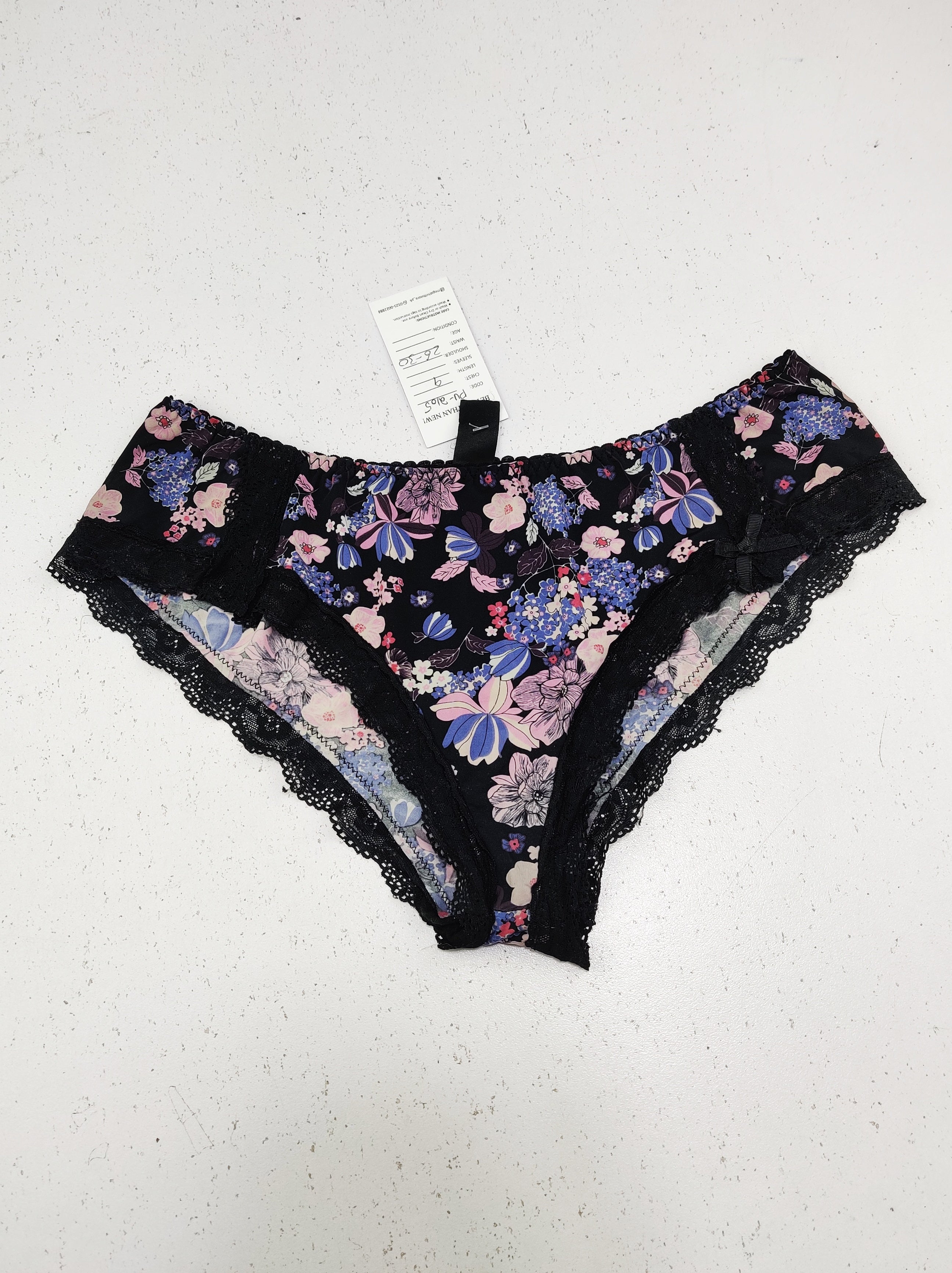 Buy online pre-used pre-loved 100% authentic & Original branded Unknown Brand (PU-2105) available in Pakistan. Top international brands avilable.
