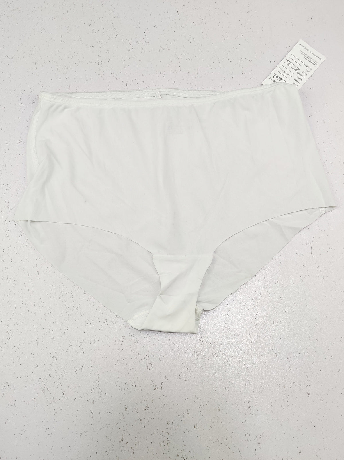 Buy online pre-used pre-loved 100% authentic & Original branded Unknown Brand (PU-2107) available in Pakistan. Top international brands avilable.