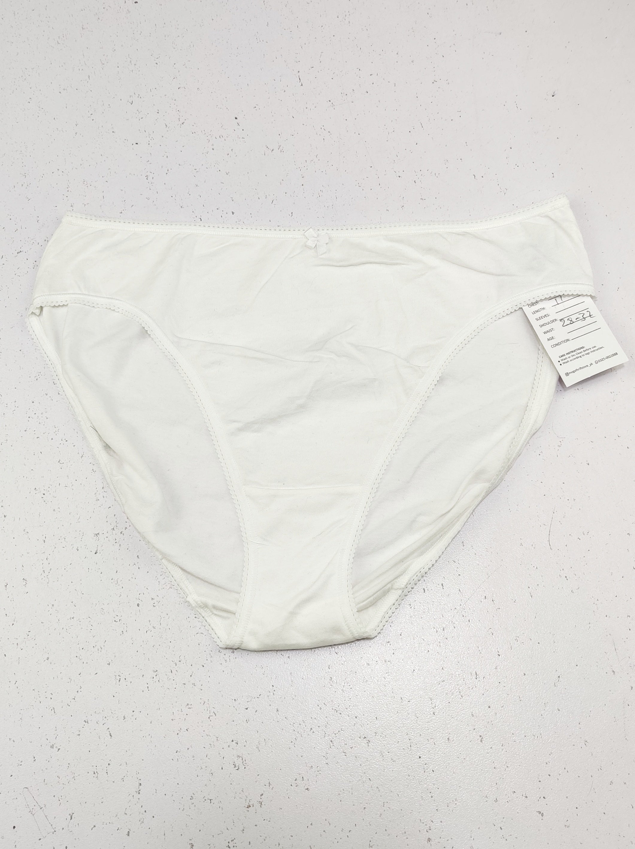 Buy online pre-used pre-loved 100% authentic & Original branded Marks & Spencer (PU-2124) available in Pakistan. Top international brands avilable.