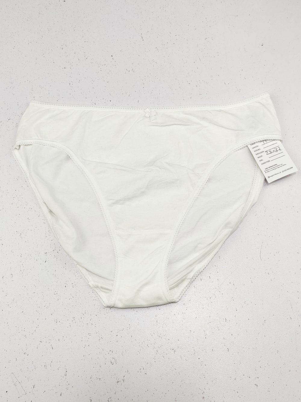 Buy online pre-used pre-loved 100% authentic & Original branded Marks & Spencer (PU-2124) available in Pakistan. Top international brands avilable.