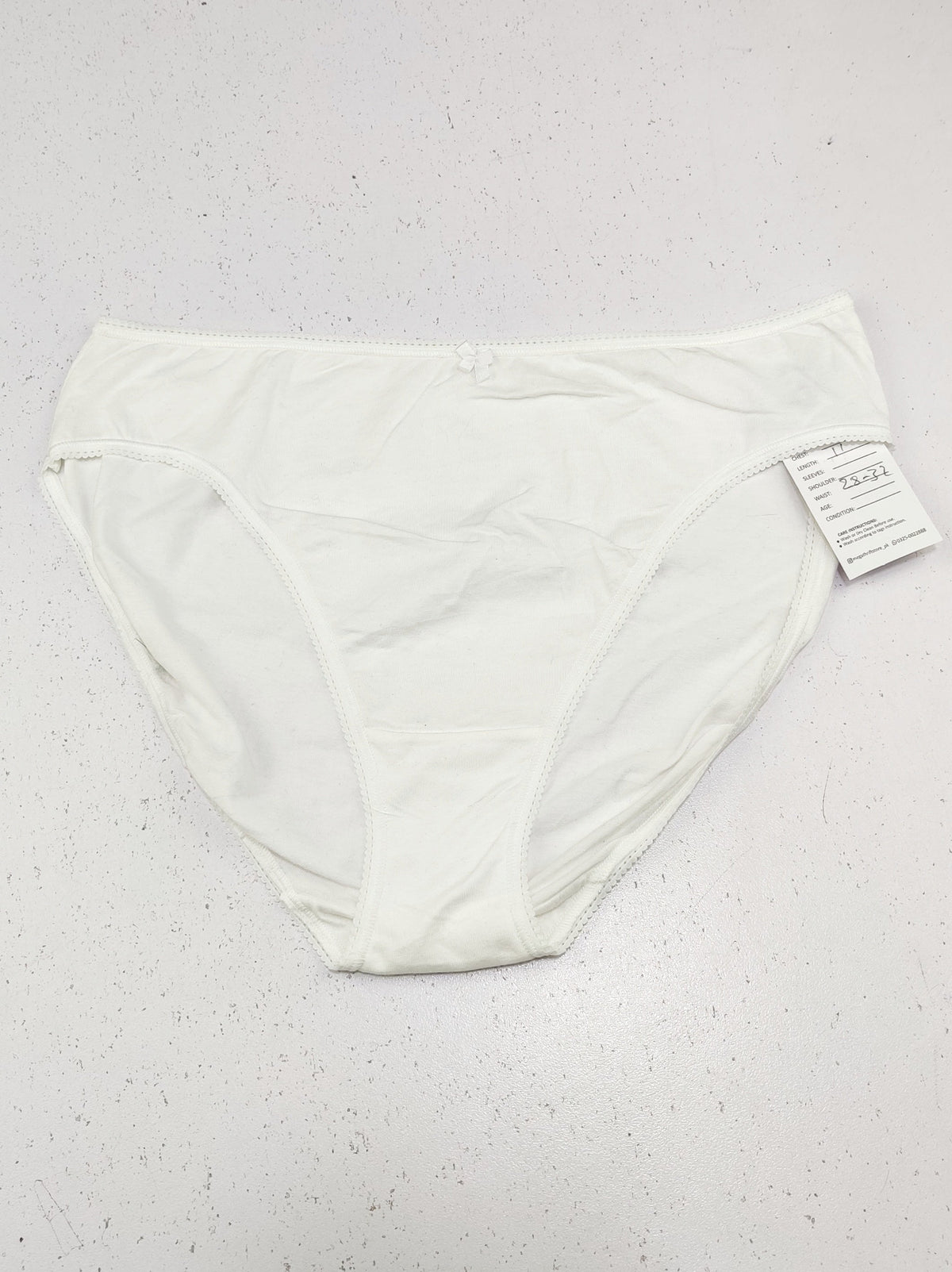 Buy online pre-used pre-loved 100% authentic & Original branded Marks & Spencer (PU-2124) available in Pakistan. Top international brands avilable.