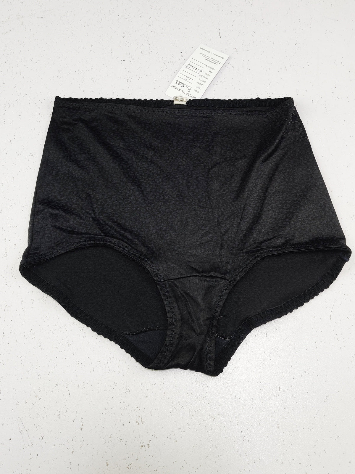 Buy online pre-used pre-loved 100% authentic & Original branded Unknown Brand (PU-2128) available in Pakistan. Top international brands avilable.