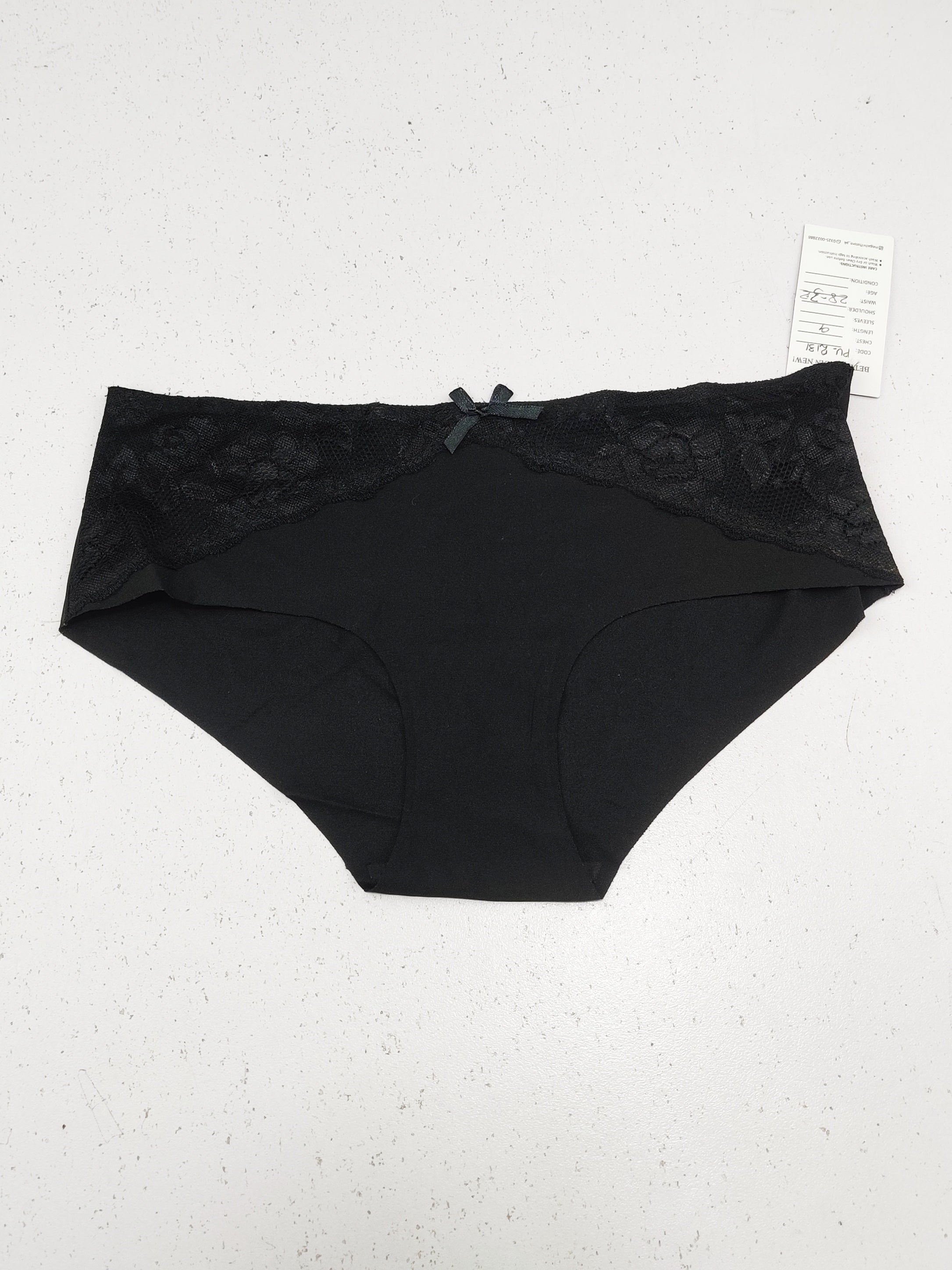 Buy online pre-used pre-loved 100% authentic & Original branded Unknown Brand (PU-2131) available in Pakistan. Top international brands avilable.