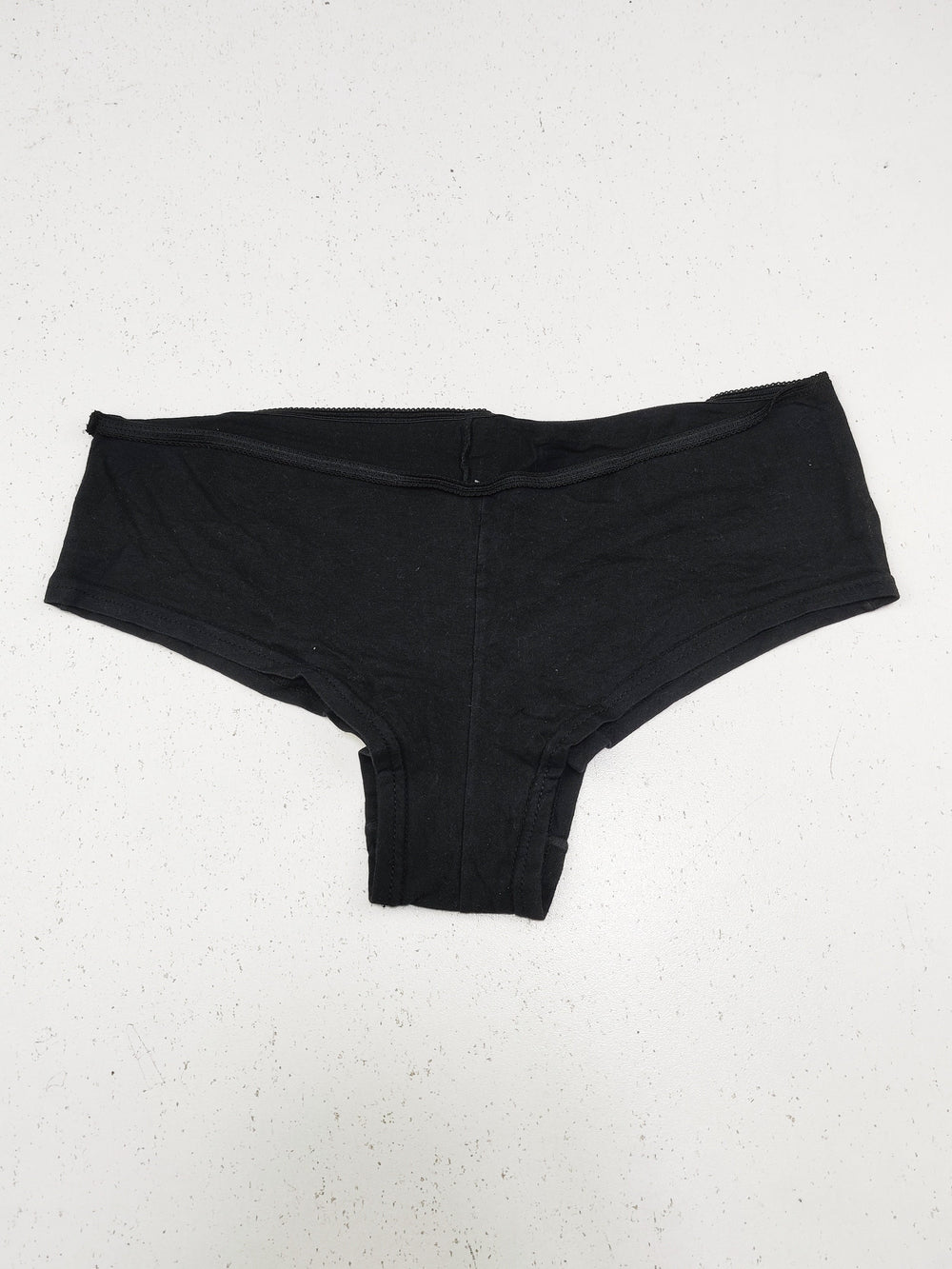 Buy online pre-used pre-loved 100% authentic & Original branded Unknown Brand (PU-2140) available in Pakistan. Top international brands avilable.