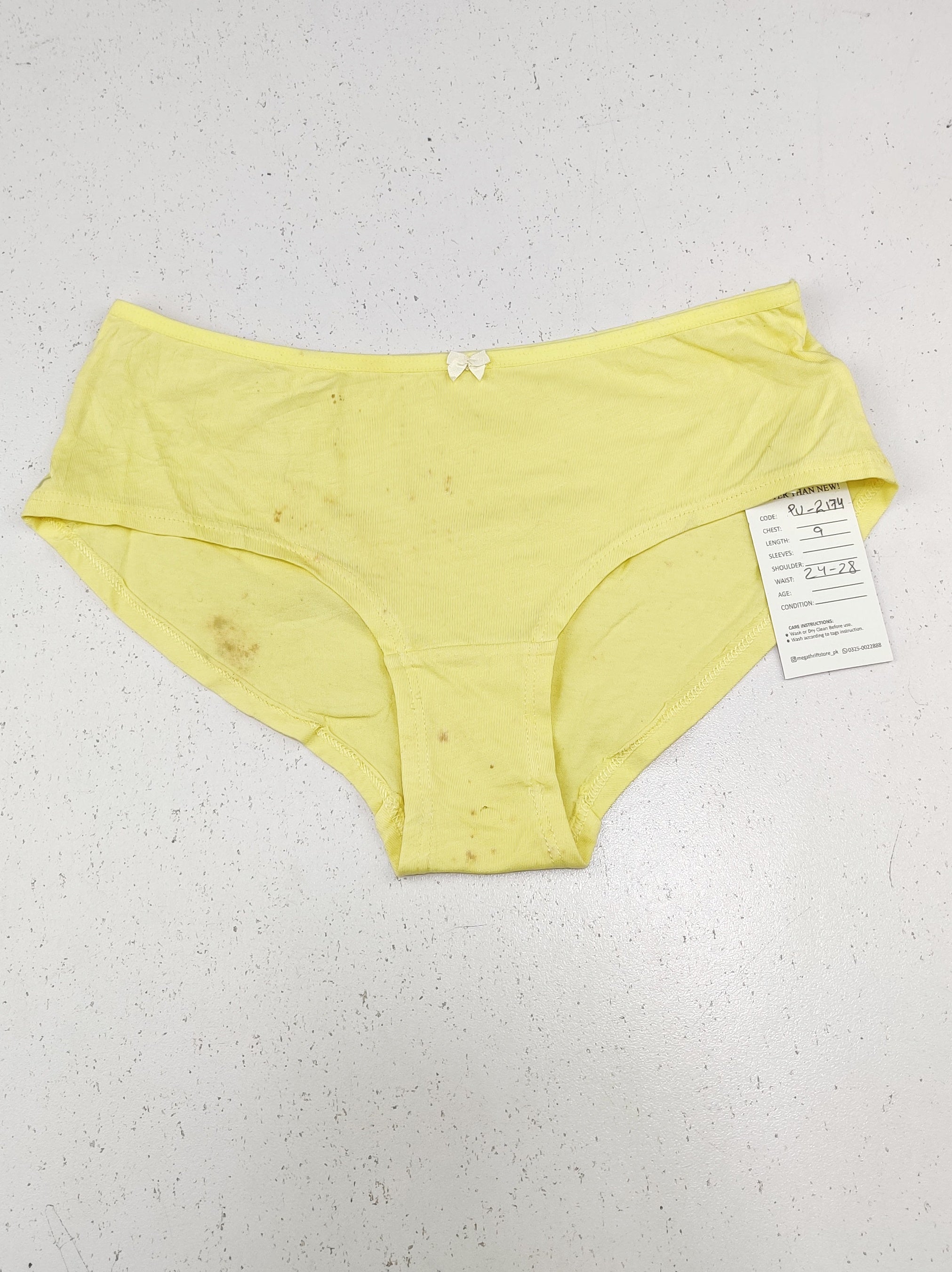 Buy online pre-used pre-loved 100% authentic & Original branded Marks & Spencer (PU-2174) available in Pakistan. Top international brands avilable.
