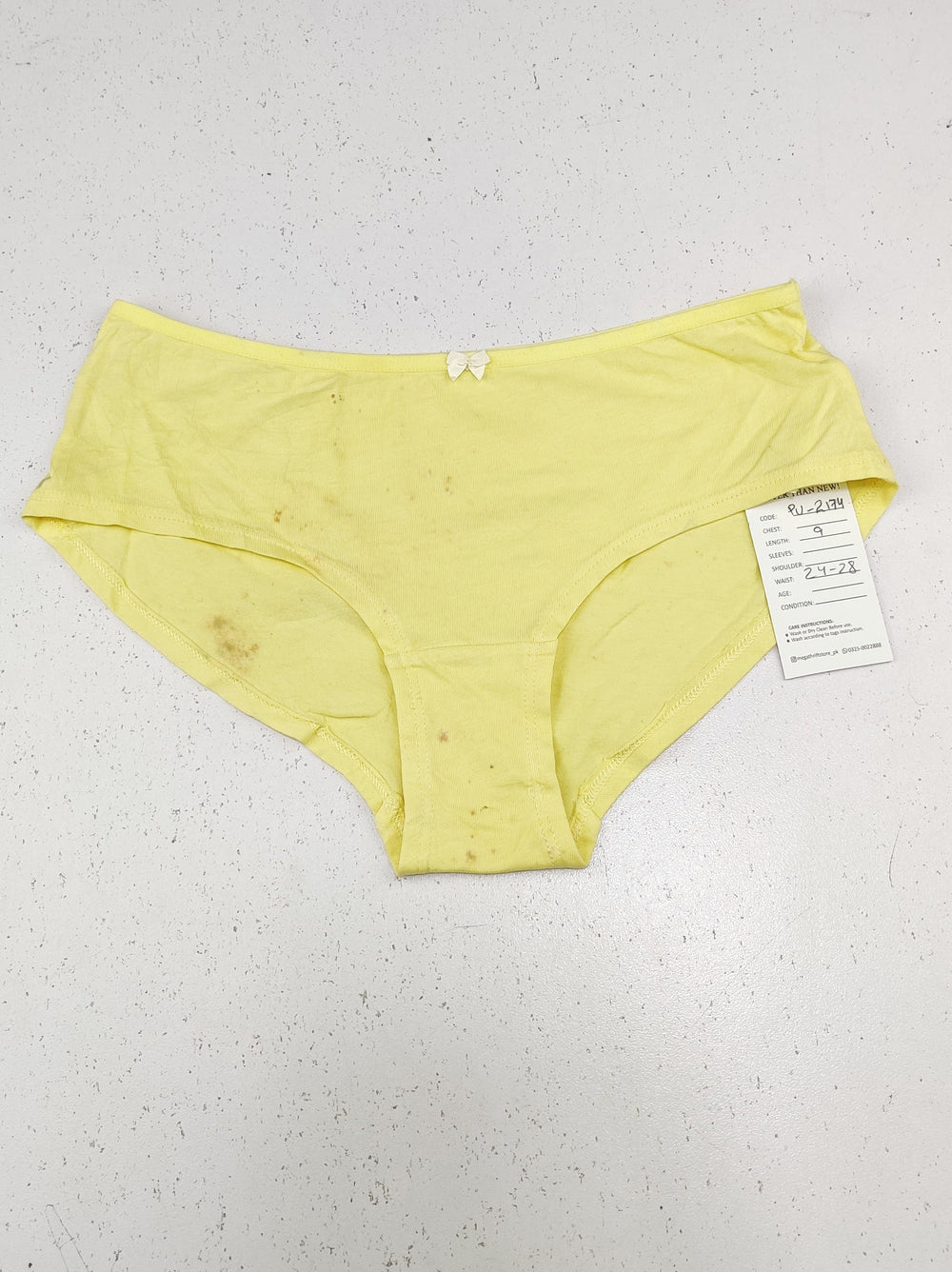 Buy online pre-used pre-loved 100% authentic & Original branded Marks & Spencer (PU-2174) available in Pakistan. Top international brands avilable.