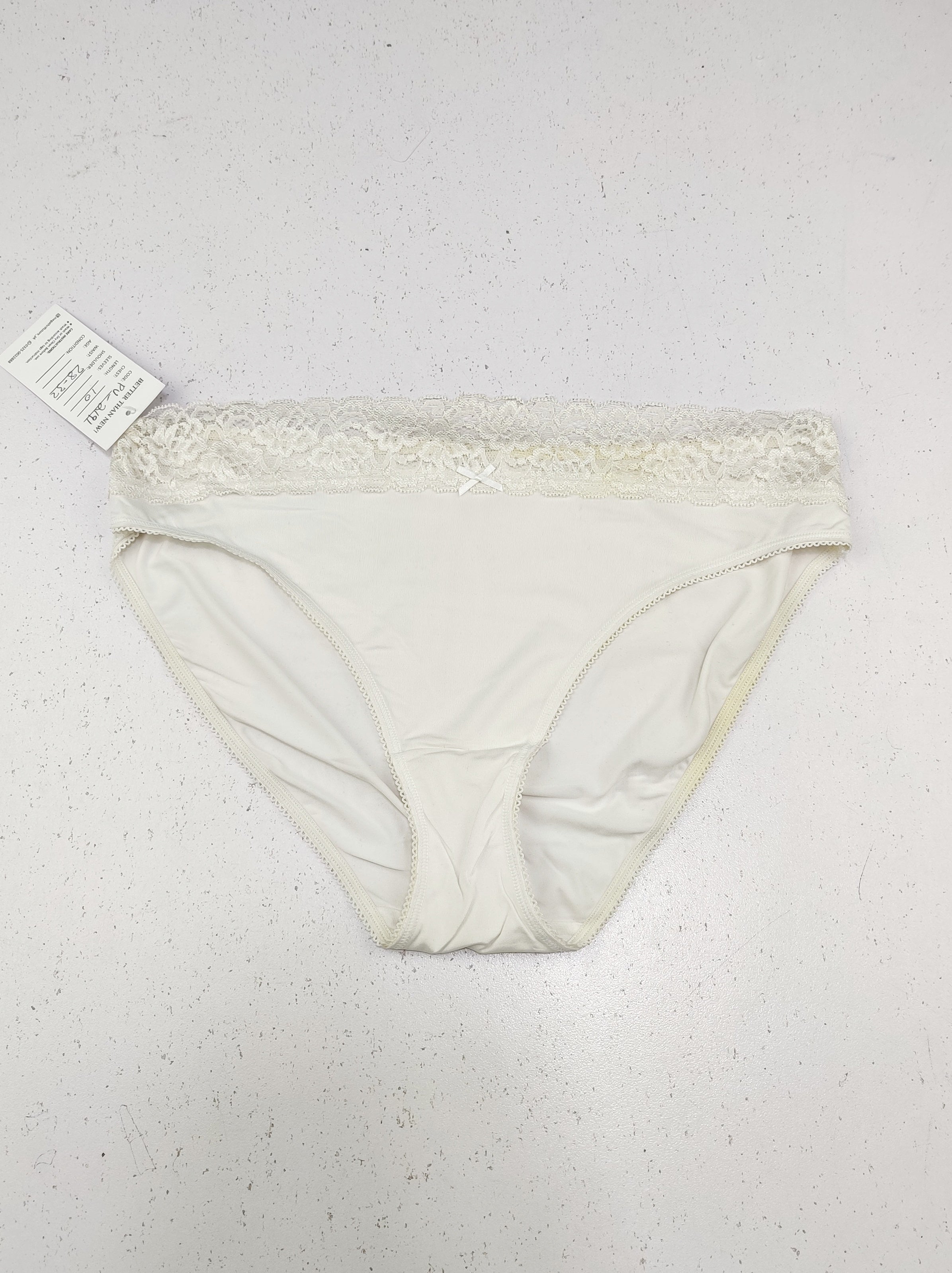 Buy online pre-used pre-loved 100% authentic & Original branded Unknown Brand (PU-2191) available in Pakistan. Top international brands avilable.