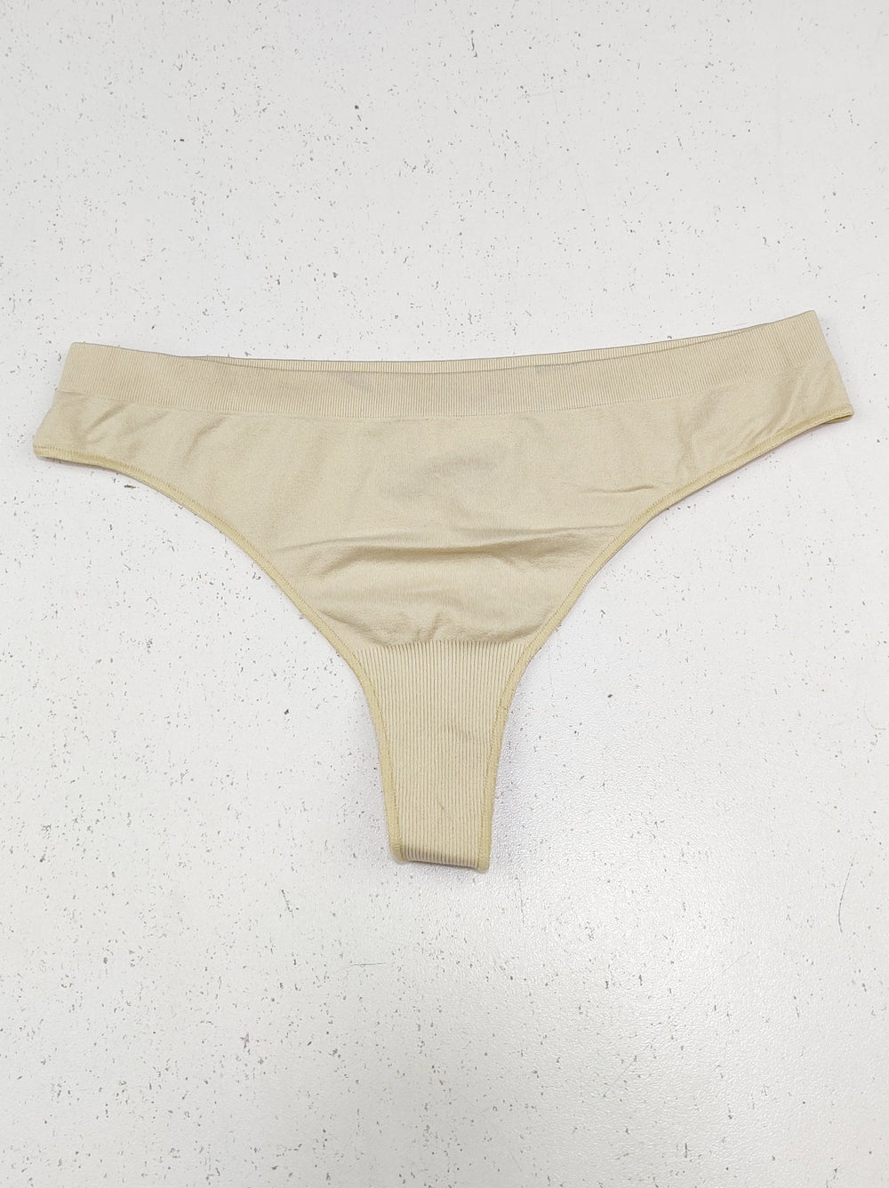 Buy online pre-used pre-loved 100% authentic & Original branded Unknown Brand (PU-2222) available in Pakistan. Top international brands avilable.
