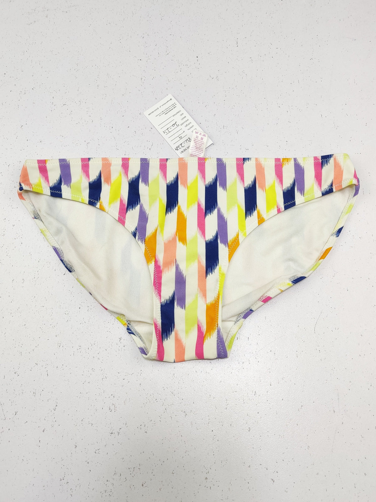 Buy online pre-used pre-loved 100% authentic & Original branded La Senza (PU-2224) available in Pakistan. Top international brands avilable.