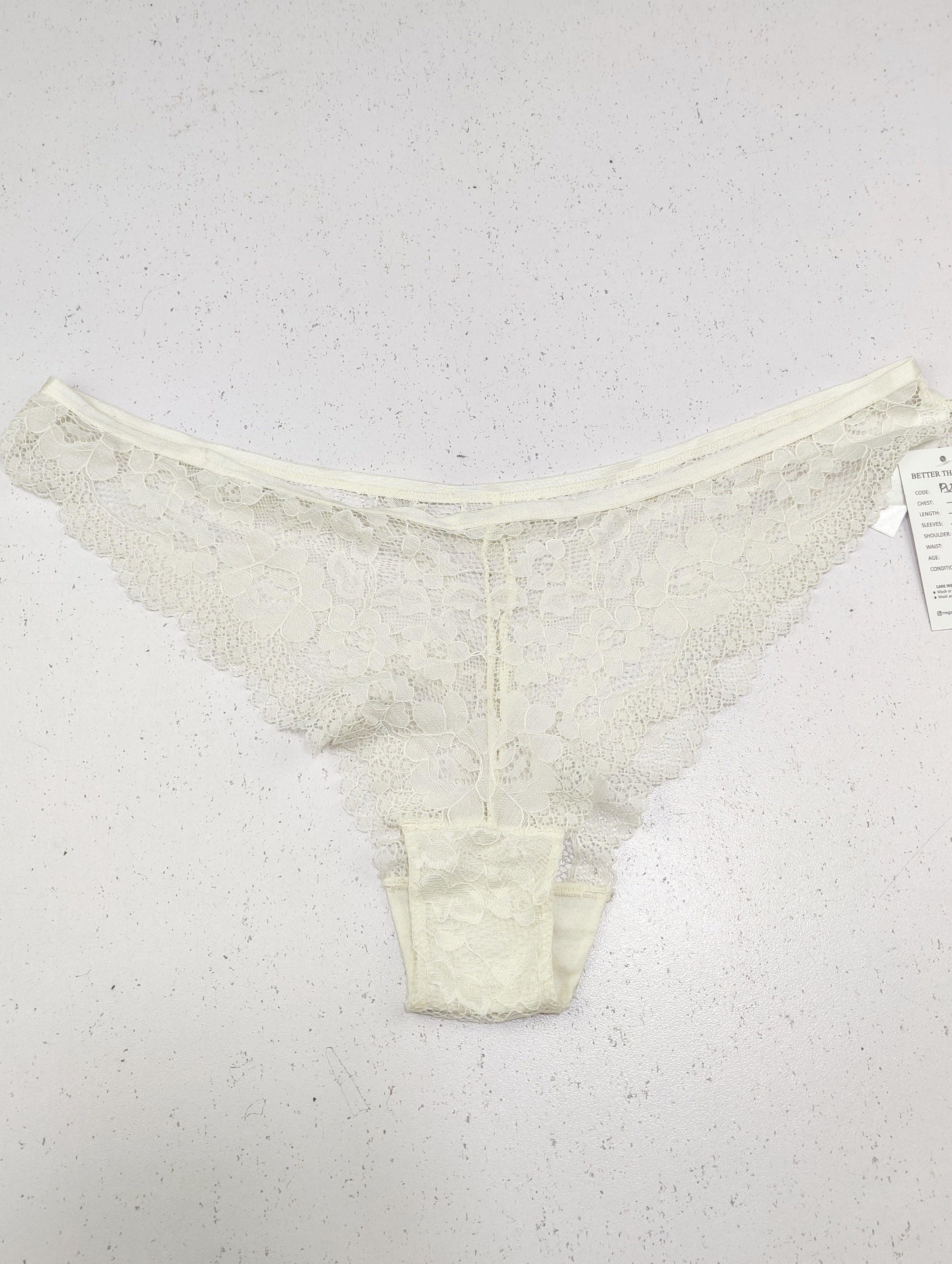 Buy online pre-used pre-loved 100% authentic & Original branded Primark (PU-2231) available in Pakistan. Top international brands avilable.