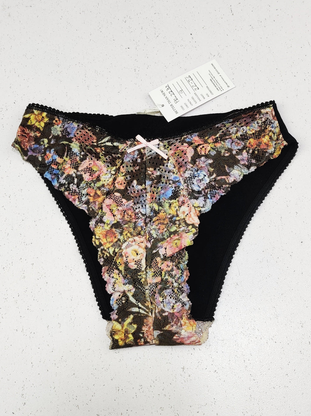 Buy online pre-used pre-loved 100% authentic & Original branded Unknown Brand (PU-2232) available in Pakistan. Top international brands avilable.