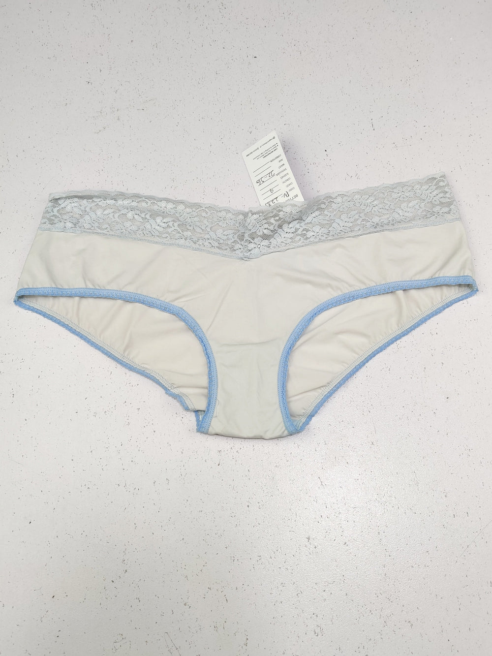 Buy online pre-used pre-loved 100% authentic & Original branded Sam Friday (PU-2239) available in Pakistan. Top international brands avilable.