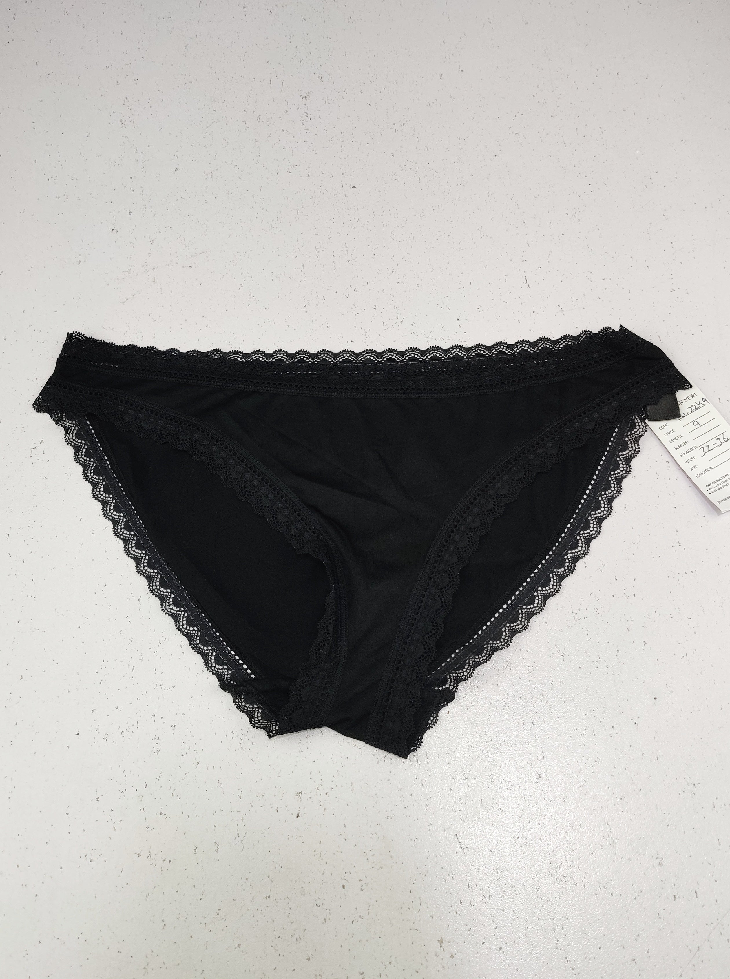 Buy online pre-used pre-loved 100% authentic & Original branded Unknown Brand (PU-2249) available in Pakistan. Top international brands avilable.