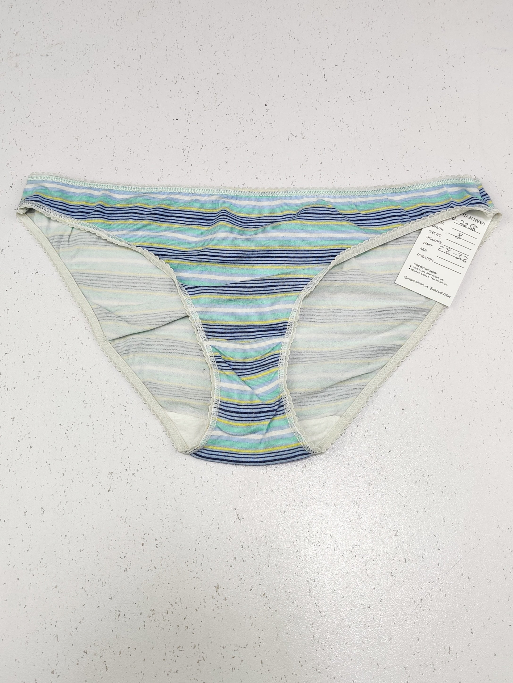 Buy online pre-used pre-loved 100% authentic & Original branded Unknown Brand (PU-2258) available in Pakistan. Top international brands avilable.