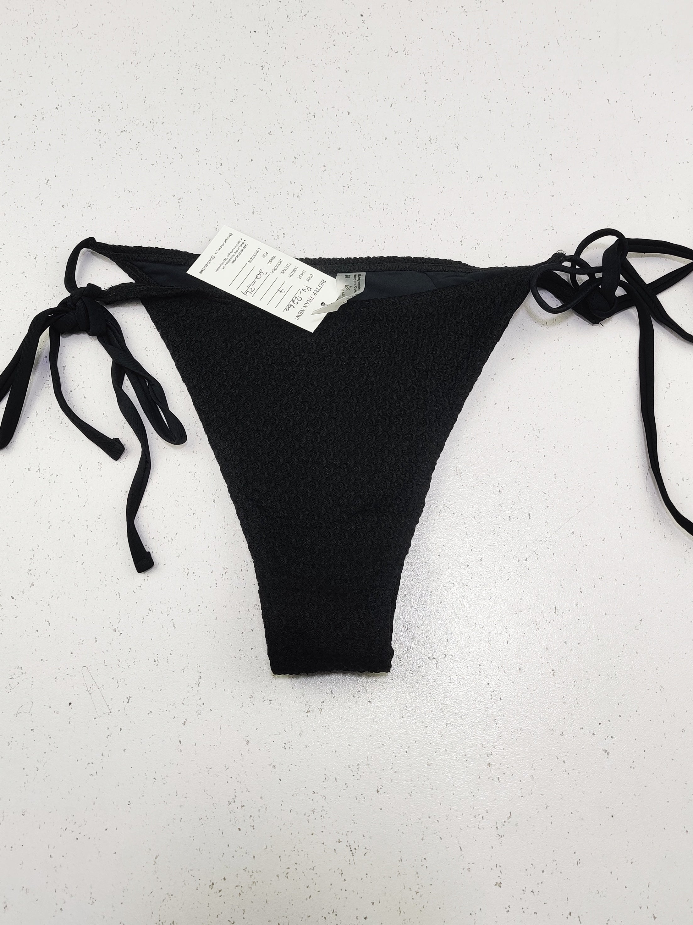 Buy online pre-used pre-loved 100% authentic & Original branded Unknown Brand (PU-2260) available in Pakistan. Top international brands avilable.