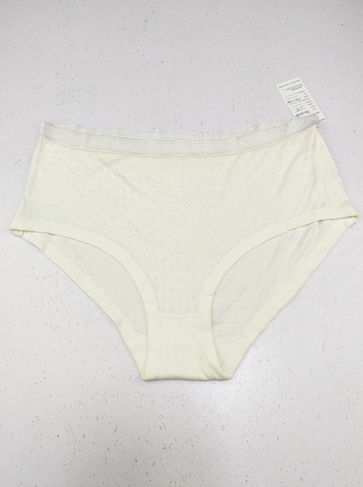 Buy online pre-used pre-loved 100% authentic & Original branded Unknown Brand (PU-2280) available in Pakistan. Top international brands avilable.
