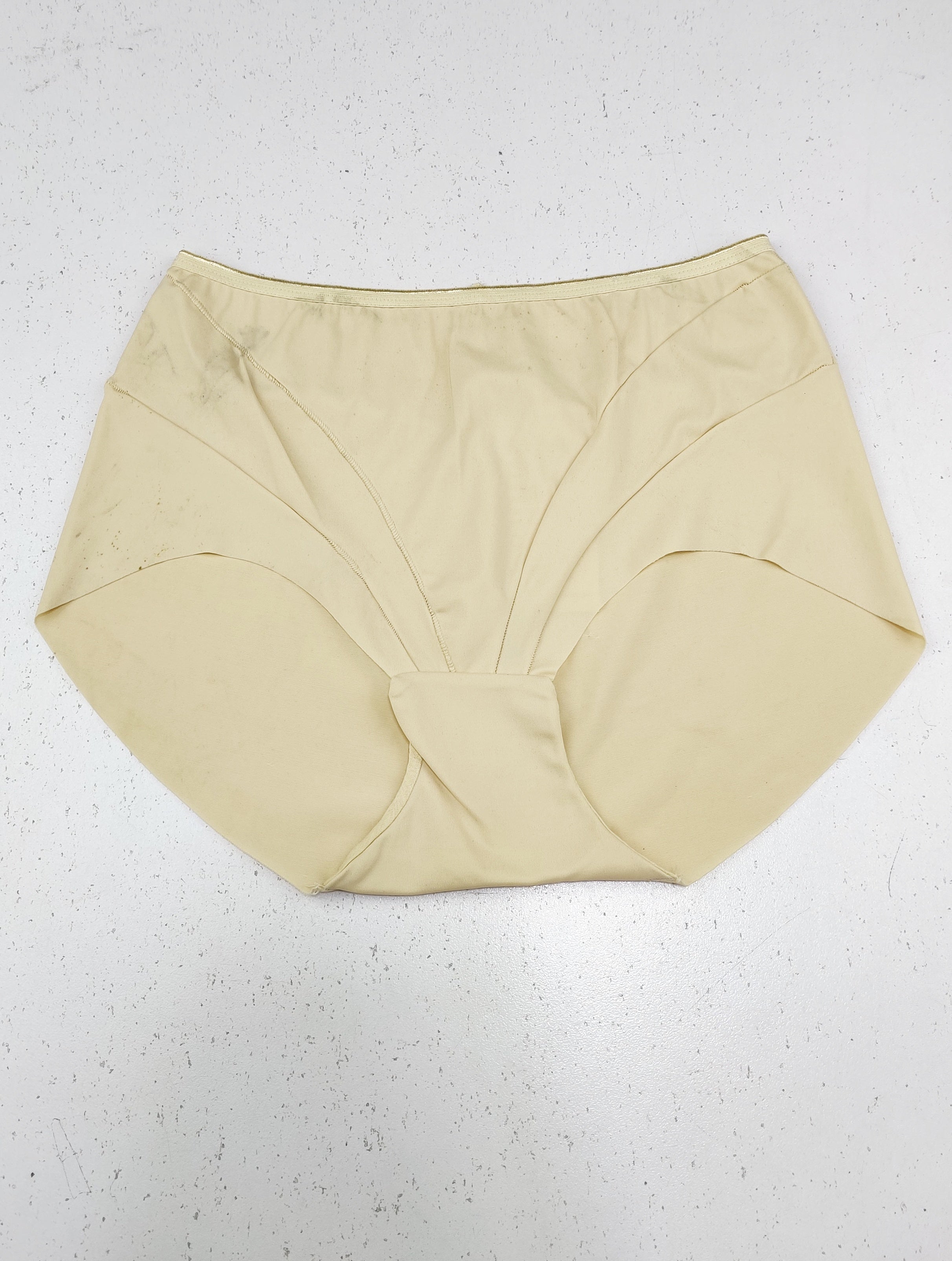 Buy online pre-used pre-loved 100% authentic & Original branded Secret Possessions (PU-2283) available in Pakistan. Top international brands avilable.