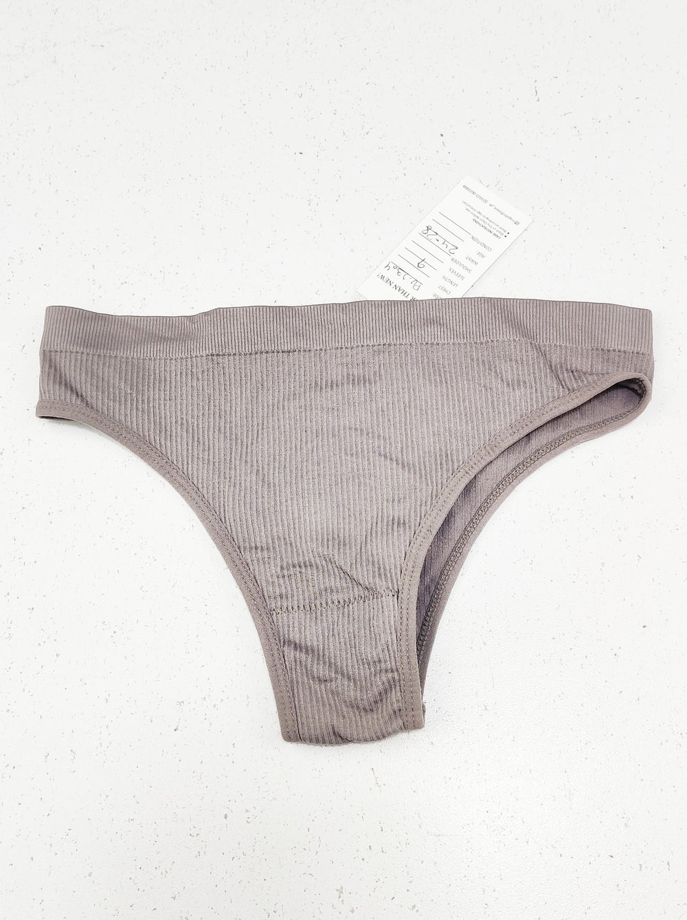 Buy online pre-used pre-loved 100% authentic & Original branded Unknown Brand (PU-2304) available in Pakistan. Top international brands avilable.