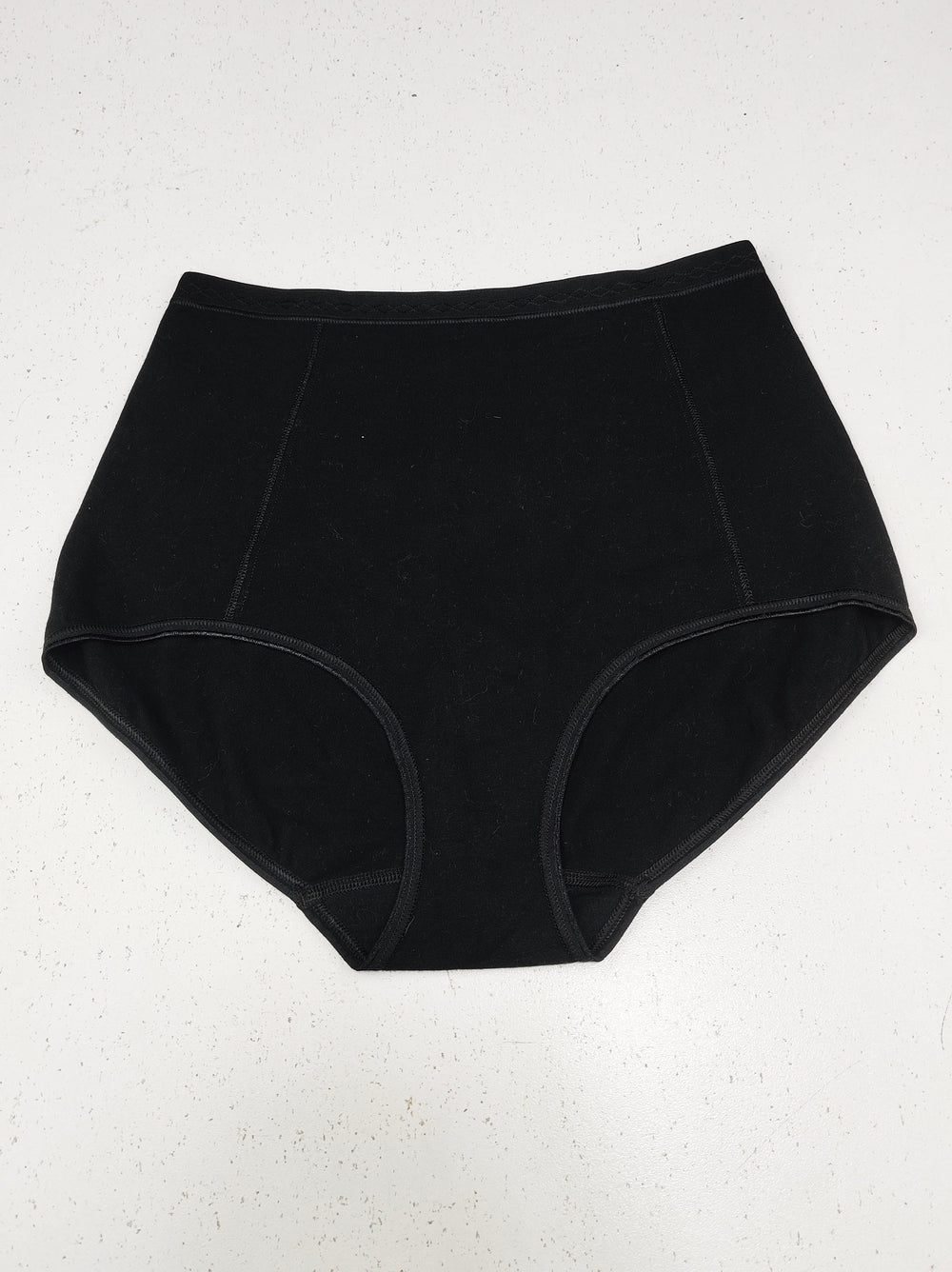 Buy online pre-used pre-loved 100% authentic & Original branded Unknown Brand (PU-2325) available in Pakistan. Top international brands avilable.