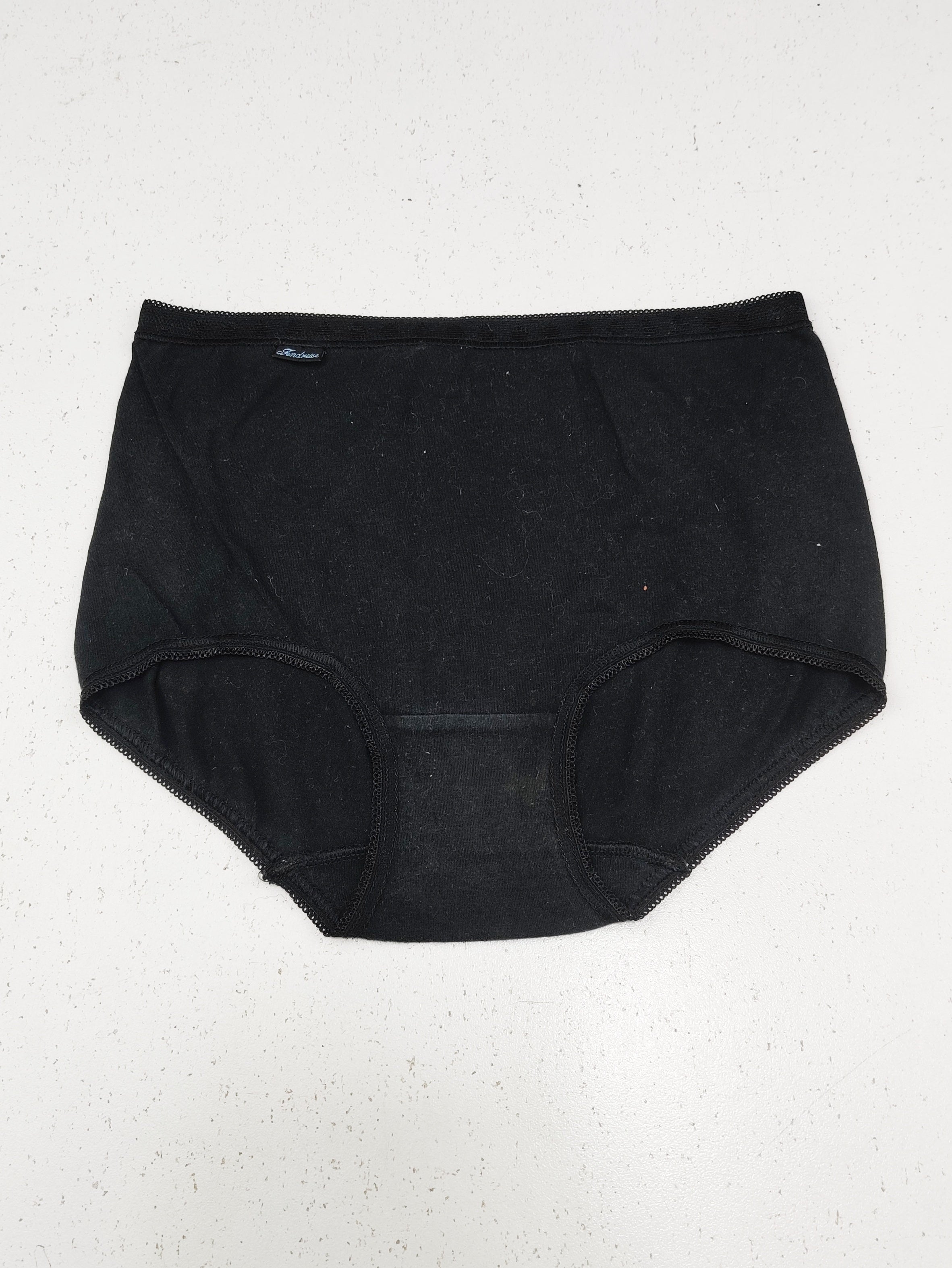 Buy online pre-used pre-loved 100% authentic & Original branded Jendresse (PU-2329) available in Pakistan. Top international brands avilable.